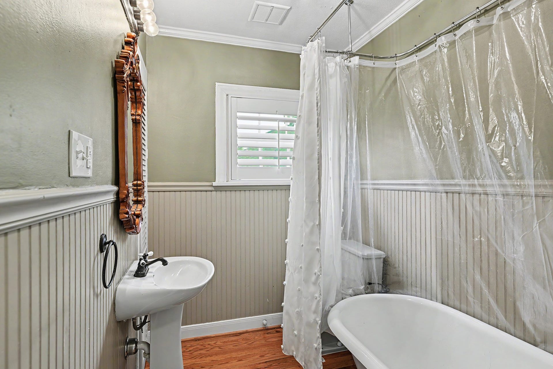 320 W 33rd Street, Houston, TX 77018 320 W 33rd Street, Houston, TX 77018