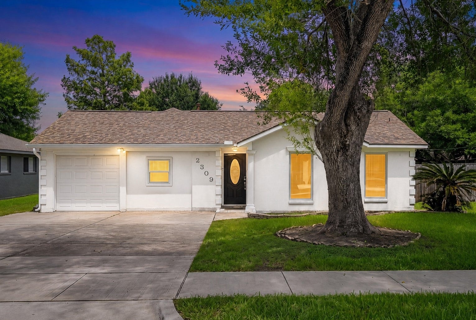 2309 Halbert Drive, Pearland, TX 77581 Welcome home to 2309 Halbert Drive!
