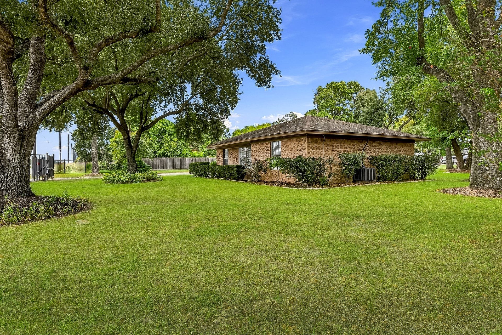10502 Gaston Road, Katy, TX 77494 10502 Gaston Road, Katy, TX 77494