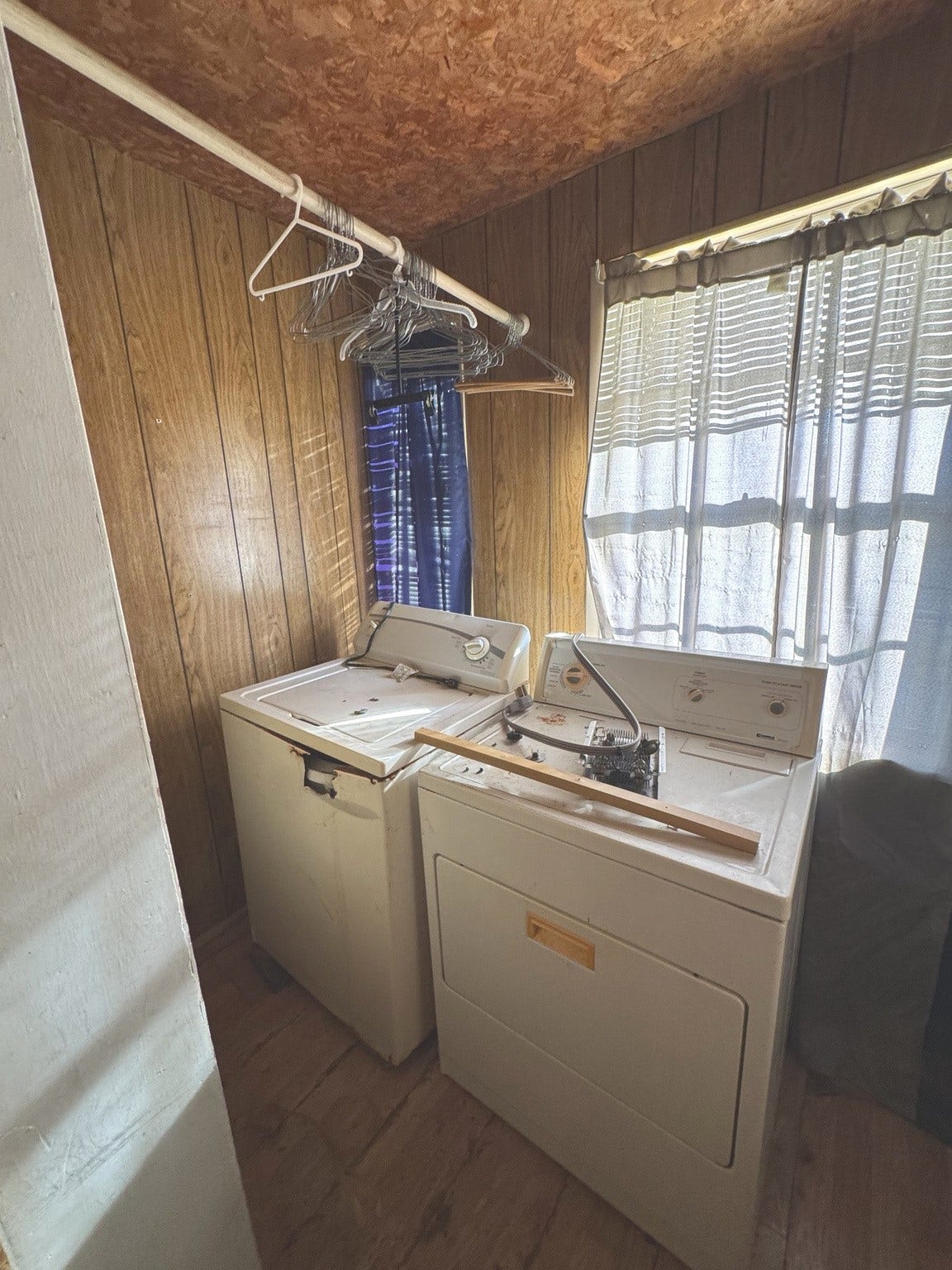 205 Joy Drive, Angleton, TX 77515 205 Joy Drive, Angleton, TX 77515