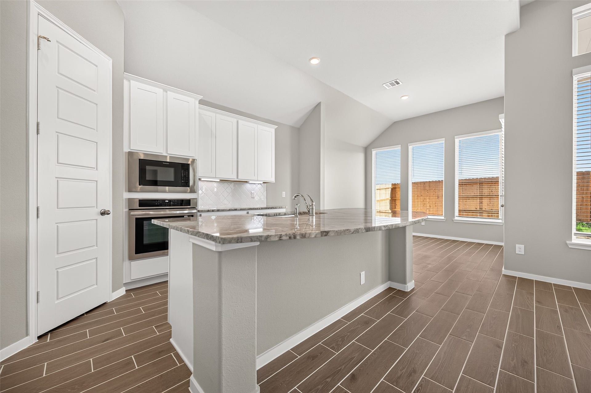 1061 Apple Ridge Road, Magnolia, TX 77355