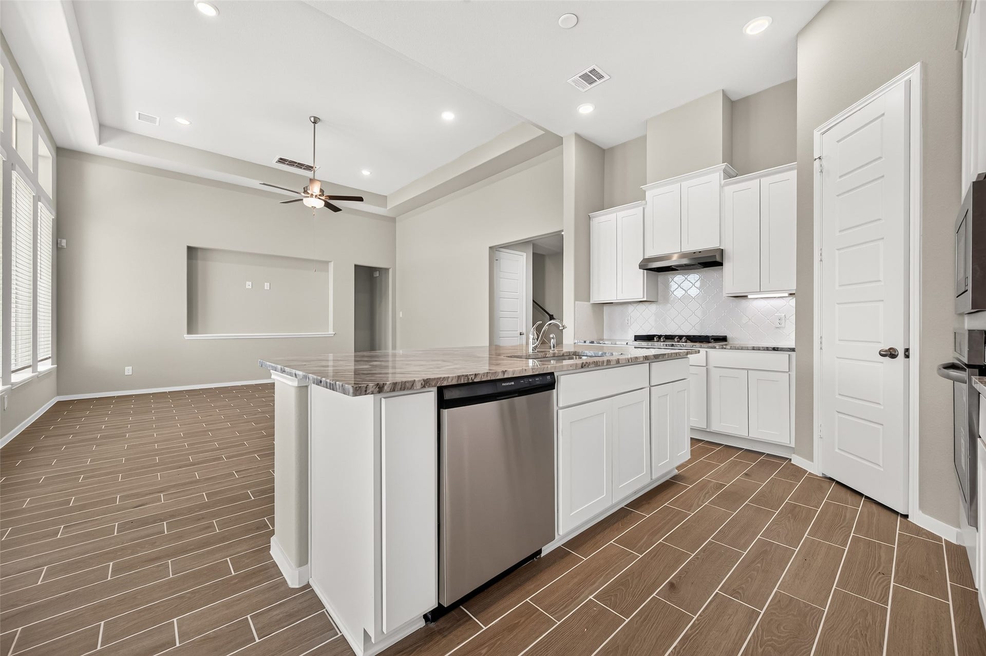 1061 Apple Ridge Road, Magnolia, TX 77355