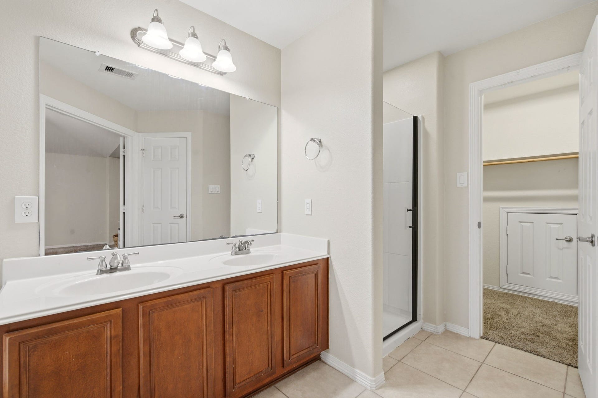 10534 Willow Park View, Houston, TX 77070 10534 Willow Park View, Houston, TX 77070
