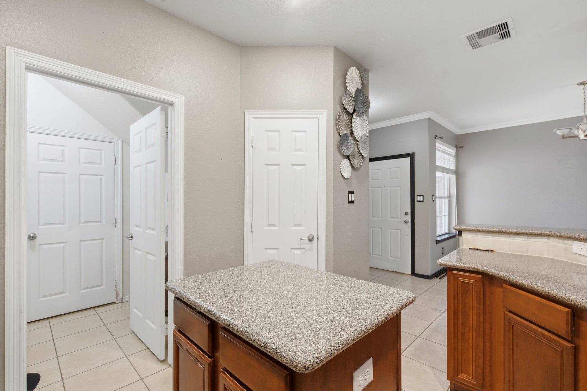 10534 Willow Park View, Houston, TX 77070 10534 Willow Park View, Houston, TX 77070