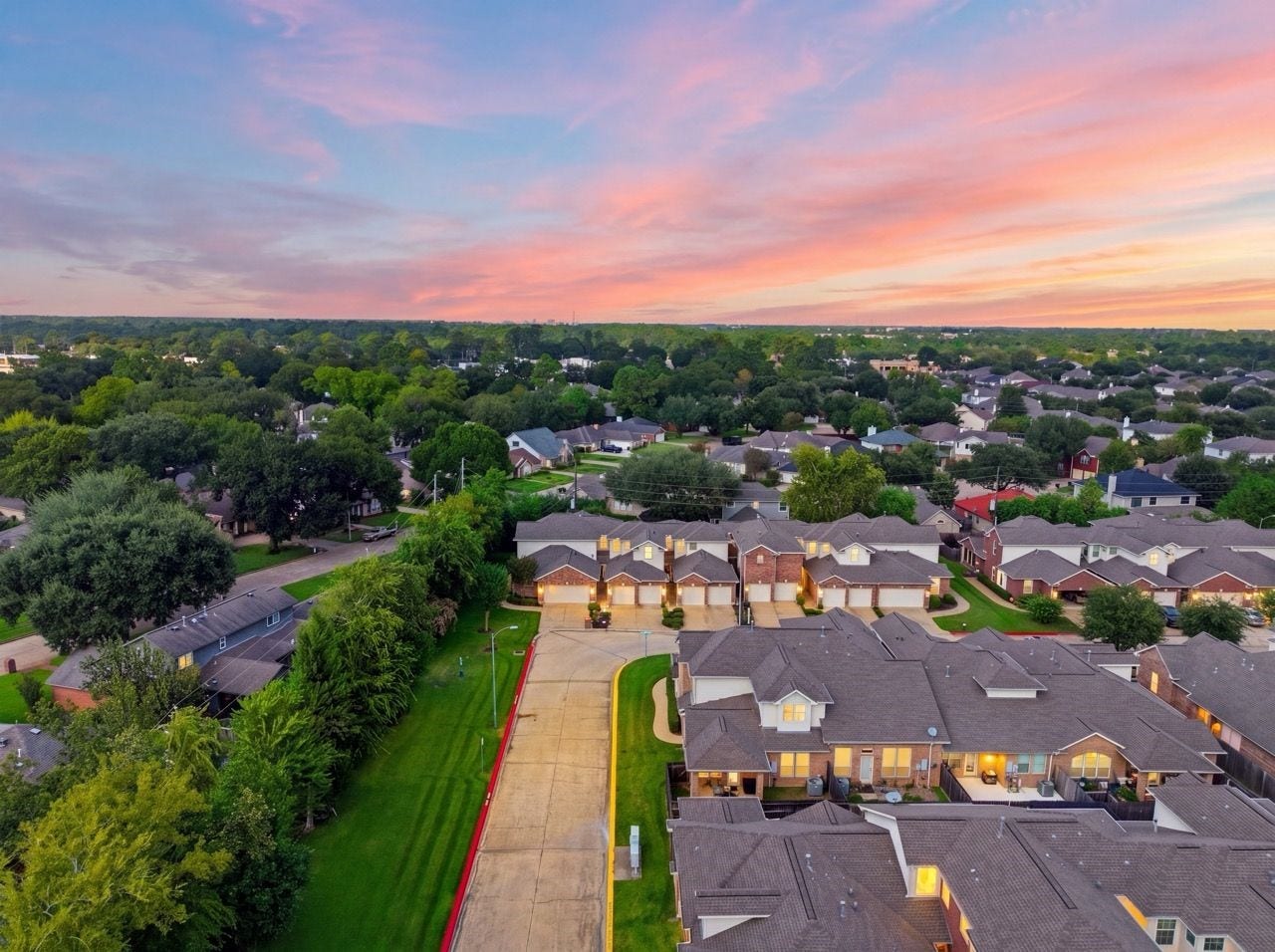 10534 Willow Park View, Houston, TX 77070 10534 Willow Park View, Houston, TX 77070