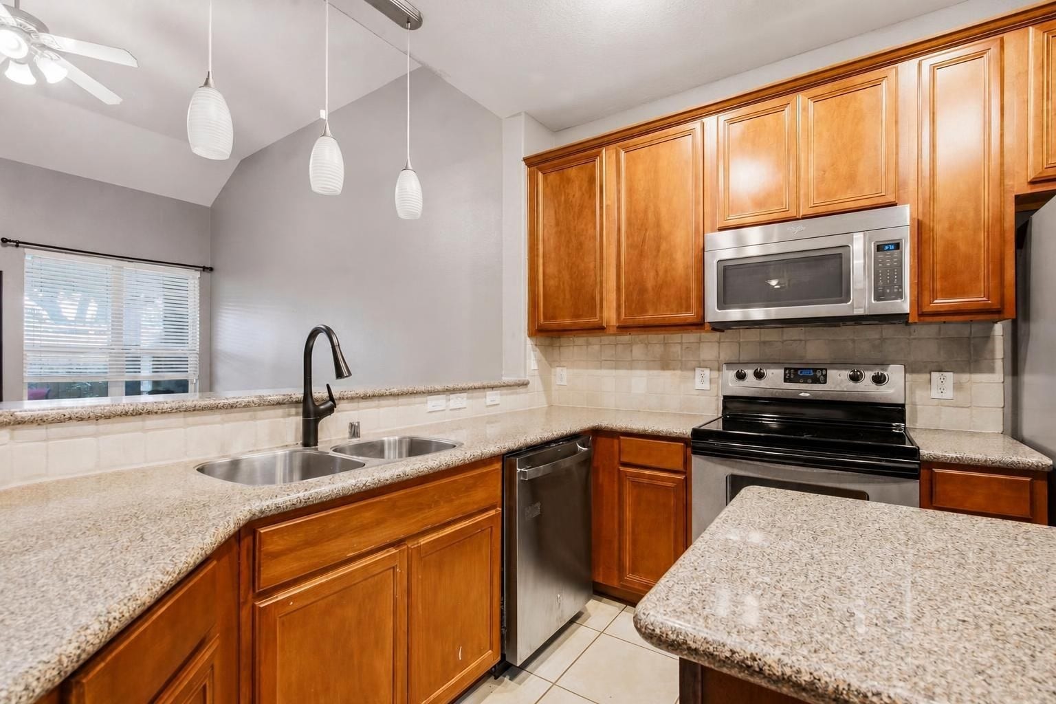 10534 Willow Park View, Houston, TX 77070 10534 Willow Park View, Houston, TX 77070