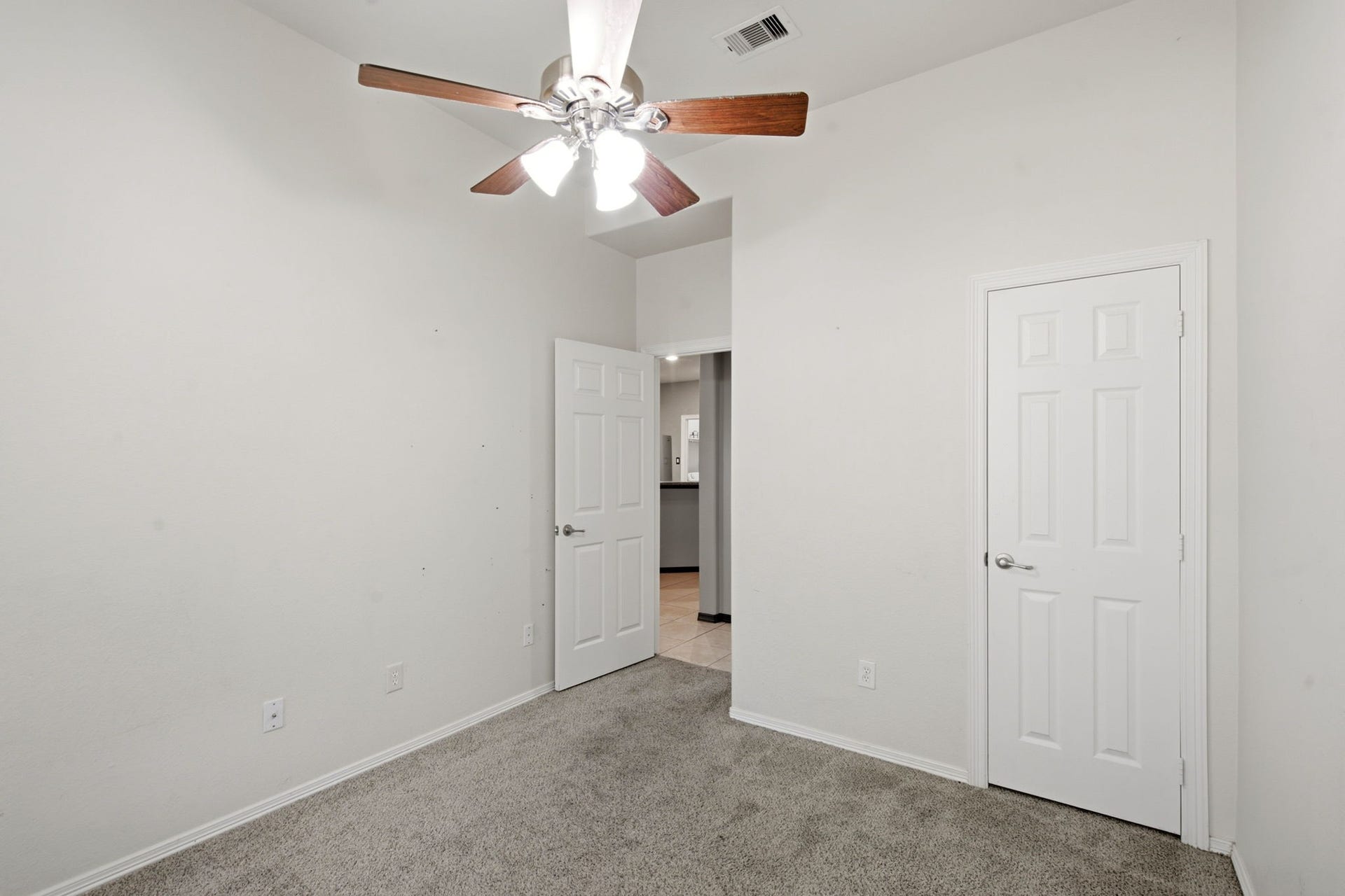 10534 Willow Park View, Houston, TX 77070 10534 Willow Park View, Houston, TX 77070