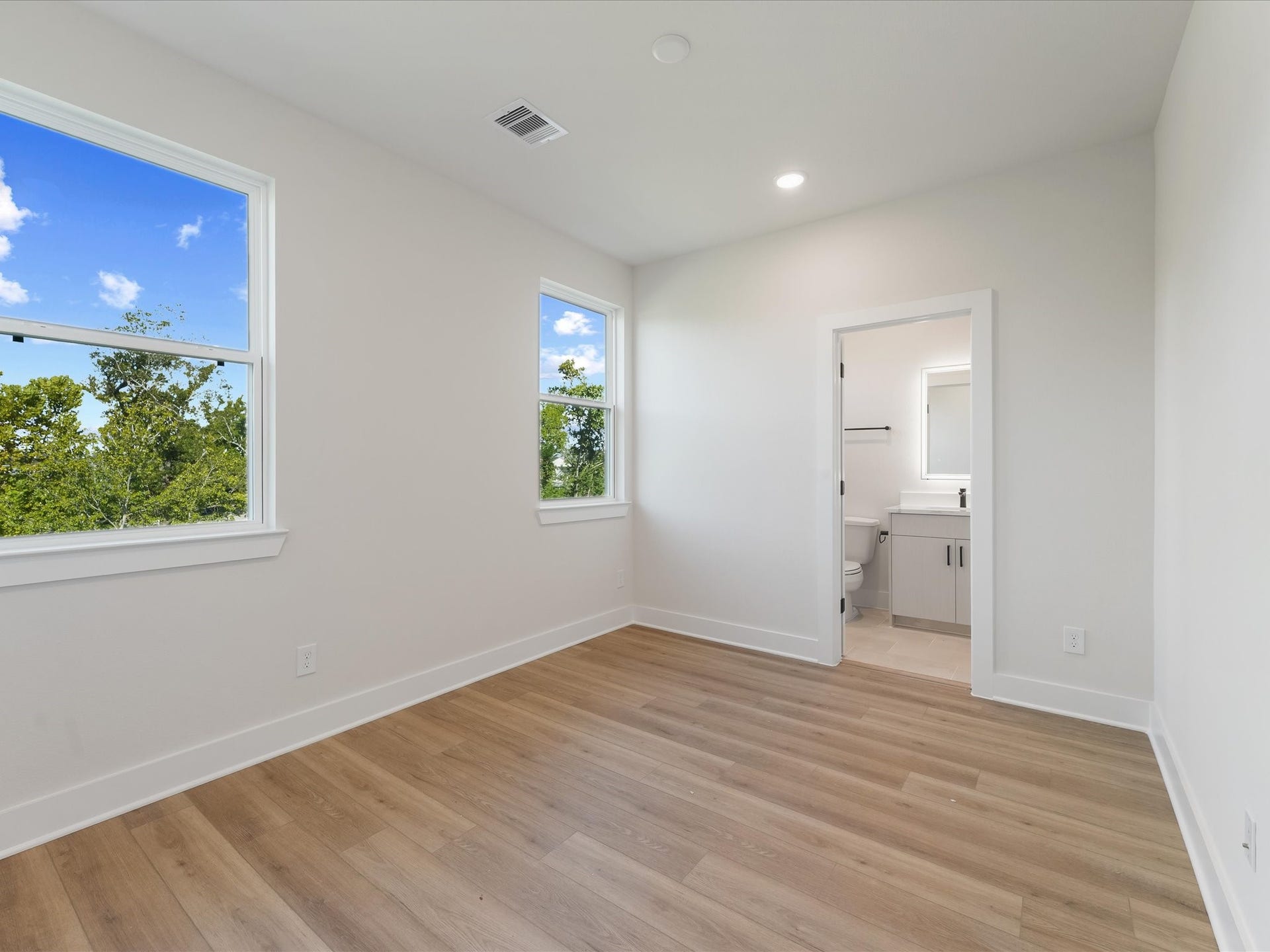 4712 Thornton Villas Lane, Houston, TX 77018 4712 Thornton Villas Lane, Houston, TX 77018