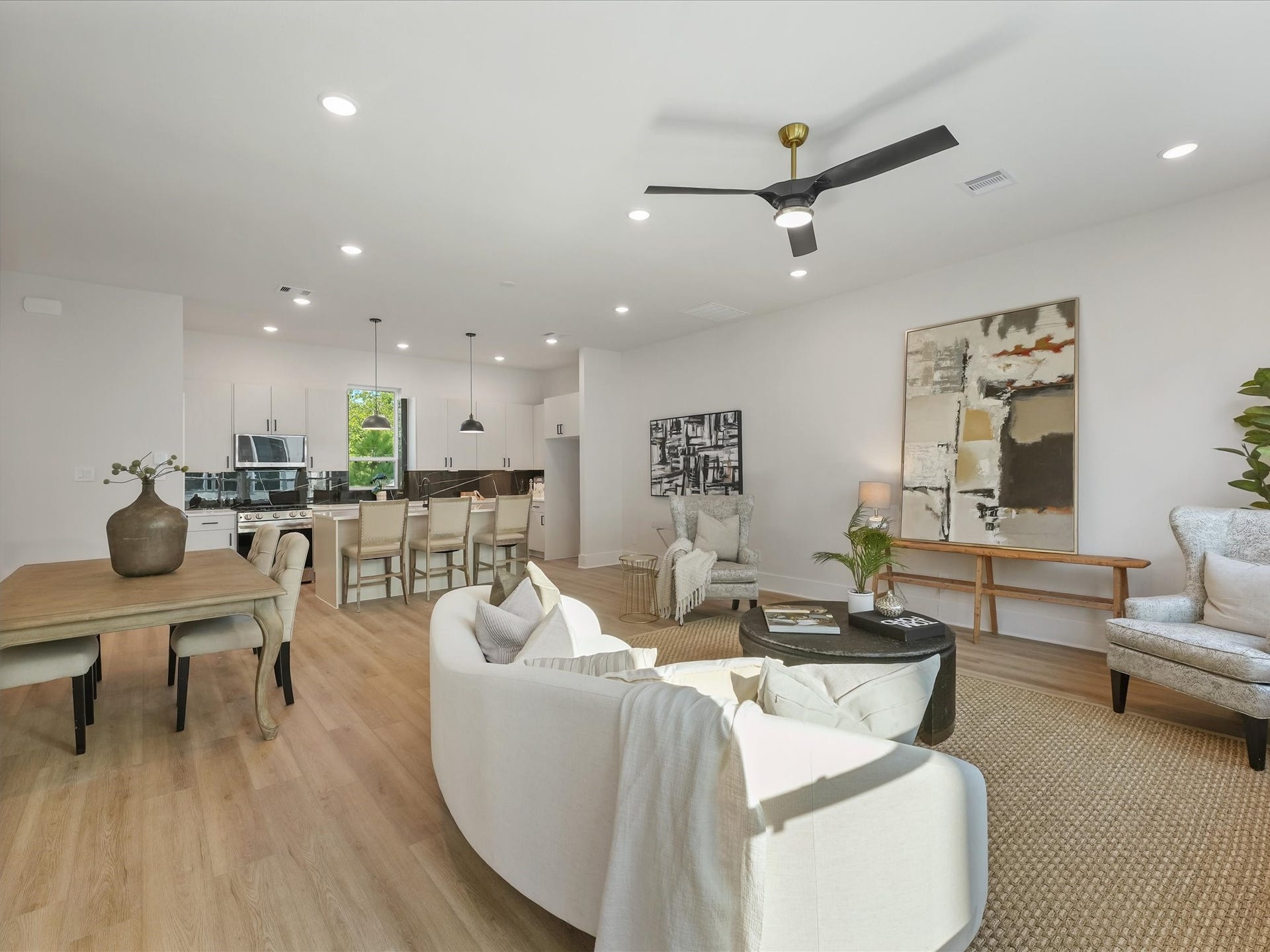 4712 Thornton Villas Lane, Houston, TX 77018 4712 Thornton Villas Lane, Houston, TX 77018