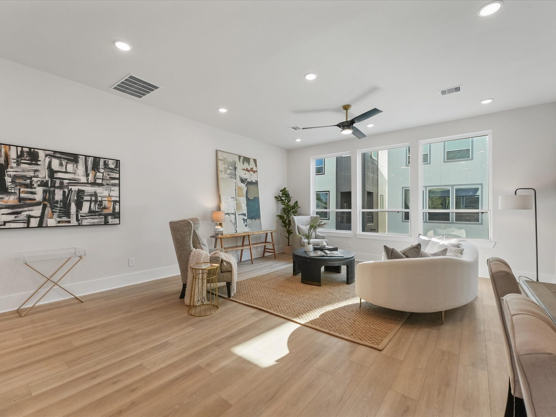 4712 Thornton Villas Lane, Houston, TX 77018 4712 Thornton Villas Lane, Houston, TX 77018