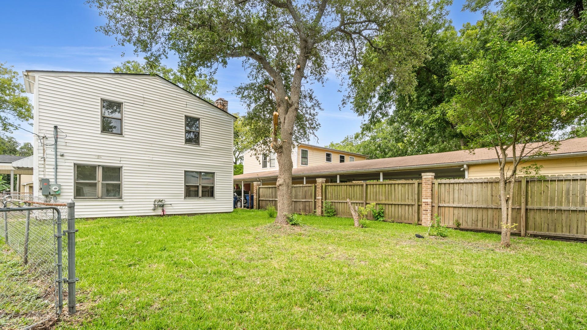 1225 3rd Avenue N, Texas City, TX 77590 1225 3rd Avenue N, Texas City, TX 77590