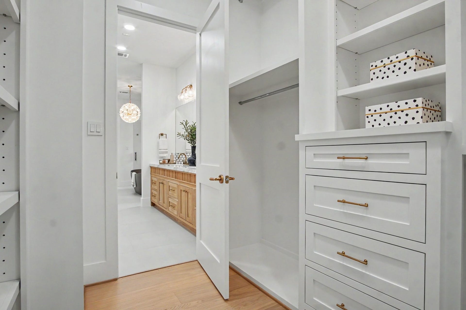 705 Walton Street, Houston, TX 77009 705 Walton Street, Houston, TX 77009