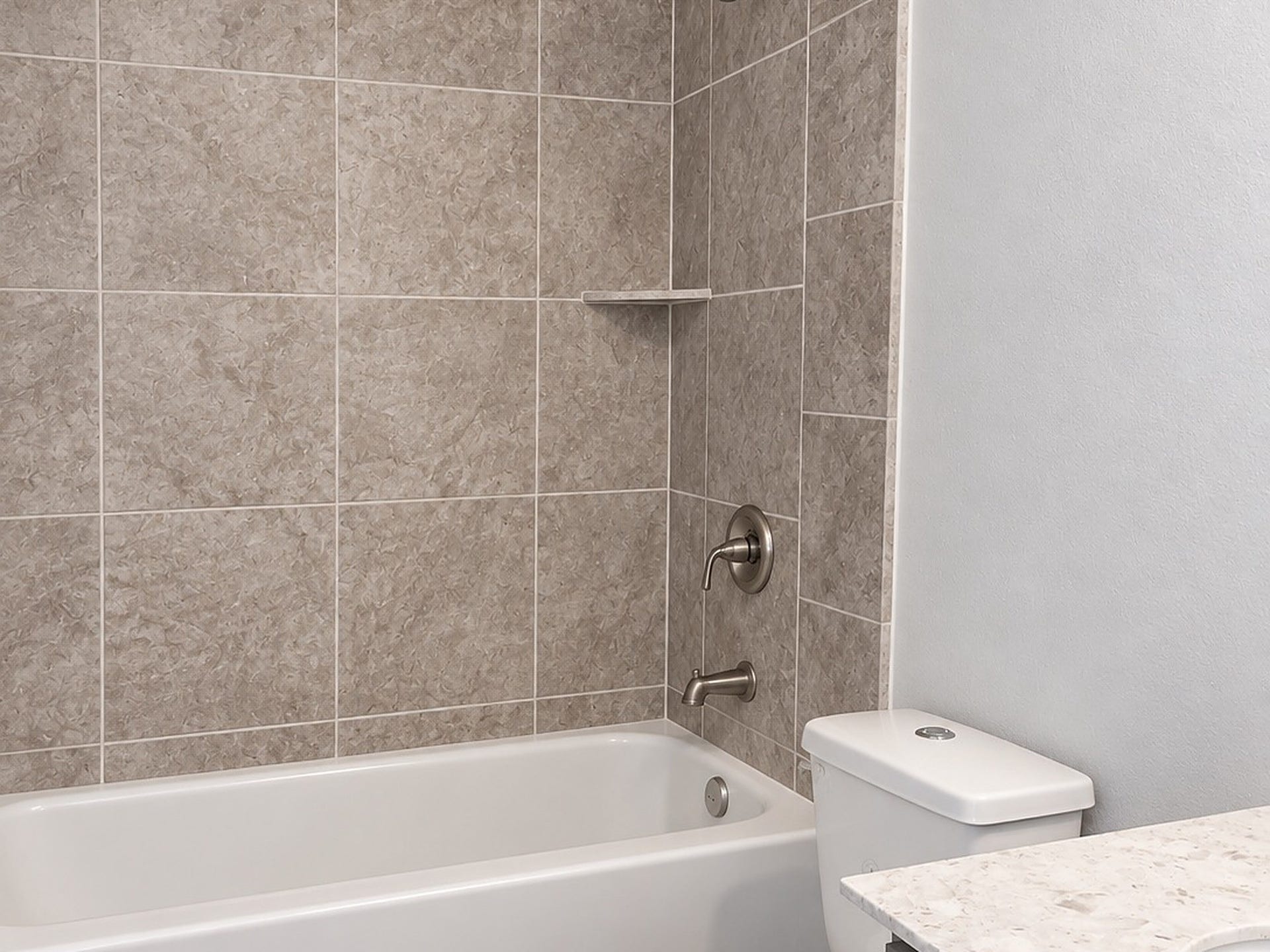 8802 Voyager Drive, Texas City, TX 77591 Secondary Bathroom