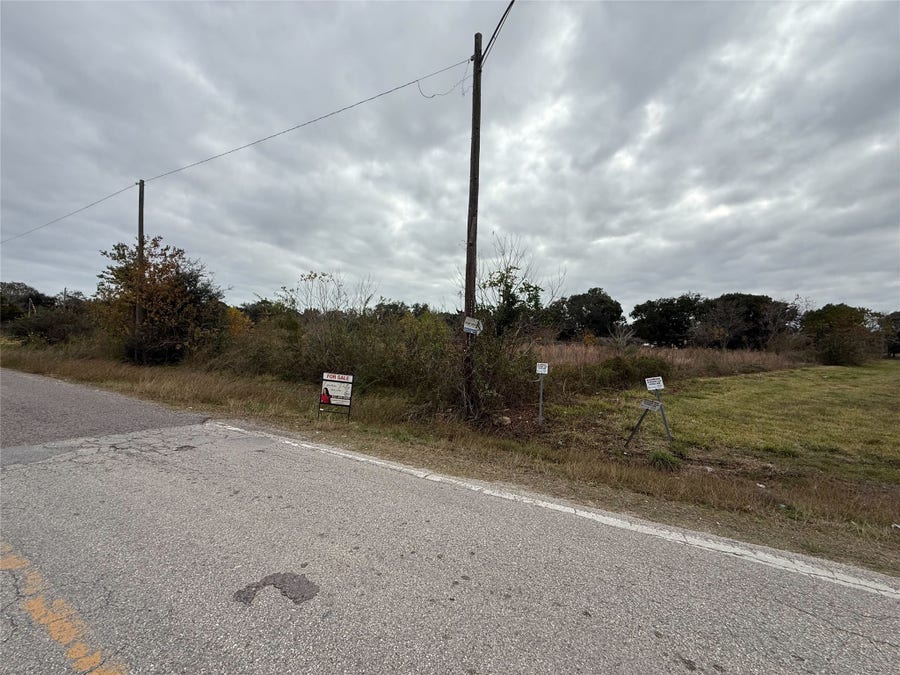 Property photo for 9015 Schiro Rd, Hitchcock, TX