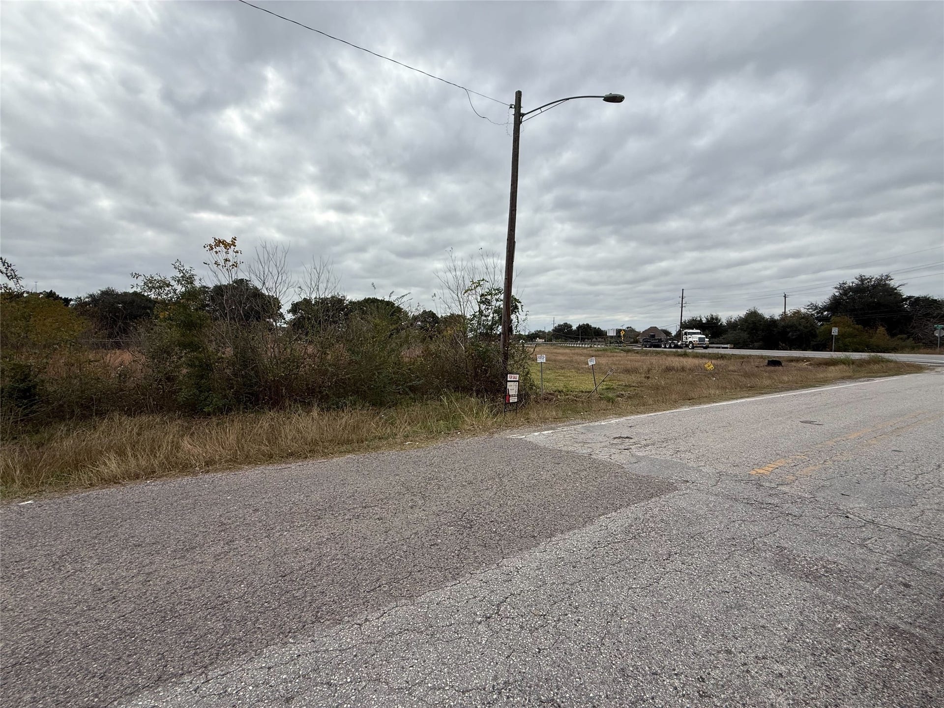 9015 Schiro Rd, Hitchcock, TX 77563 9015 Schiro Rd, Hitchcock, TX 77563