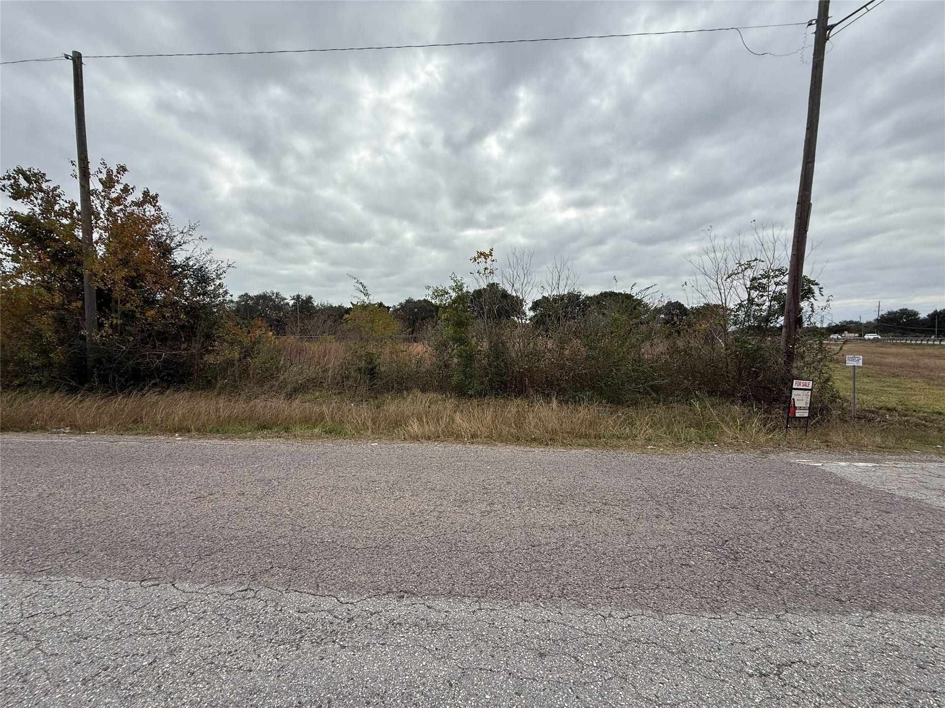 9015 Schiro Rd, Hitchcock, TX 77563 9015 Schiro Rd, Hitchcock, TX 77563