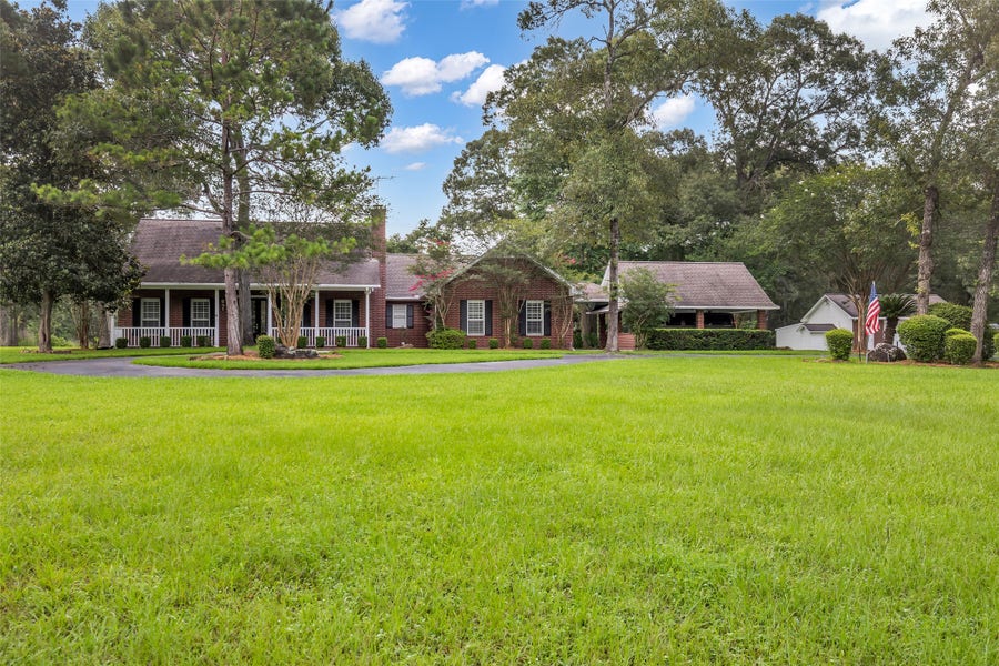 Property photo for 22902 Glenmont Estates Boulevard, Magnolia, TX