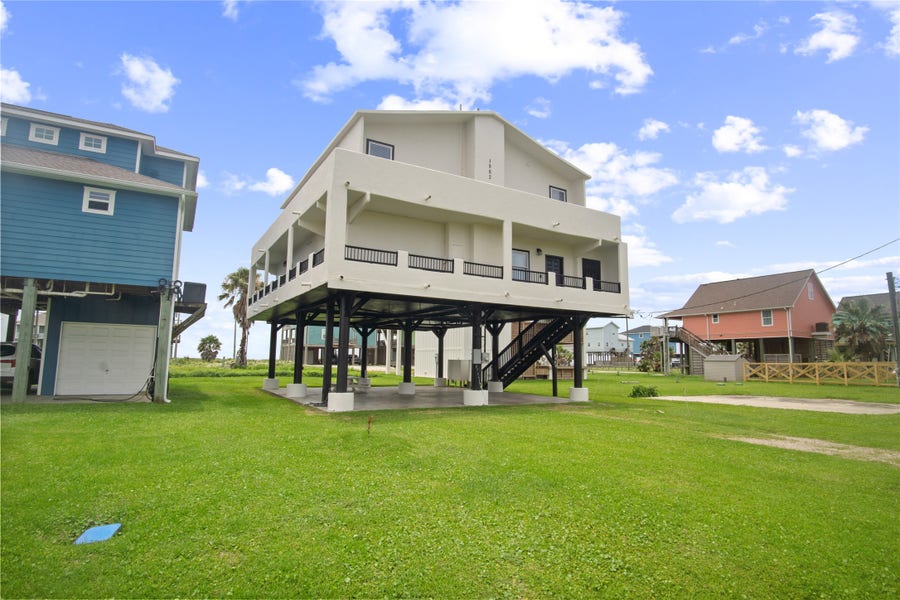 Property photo for 1962 Avenue H, Crystal Beach, TX