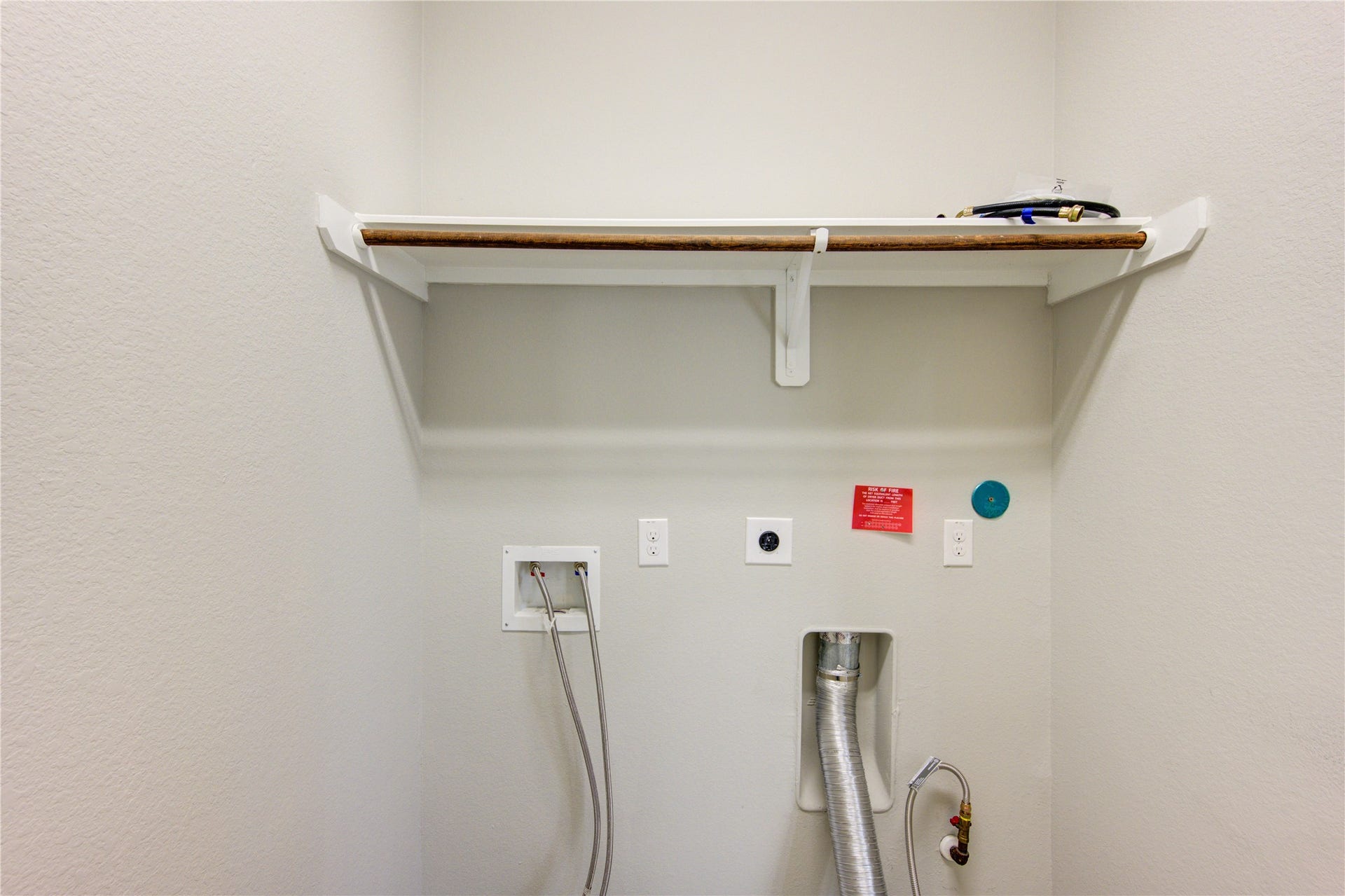 5314 Silver Ledge Drive, Katy, TX 77493 Laundry