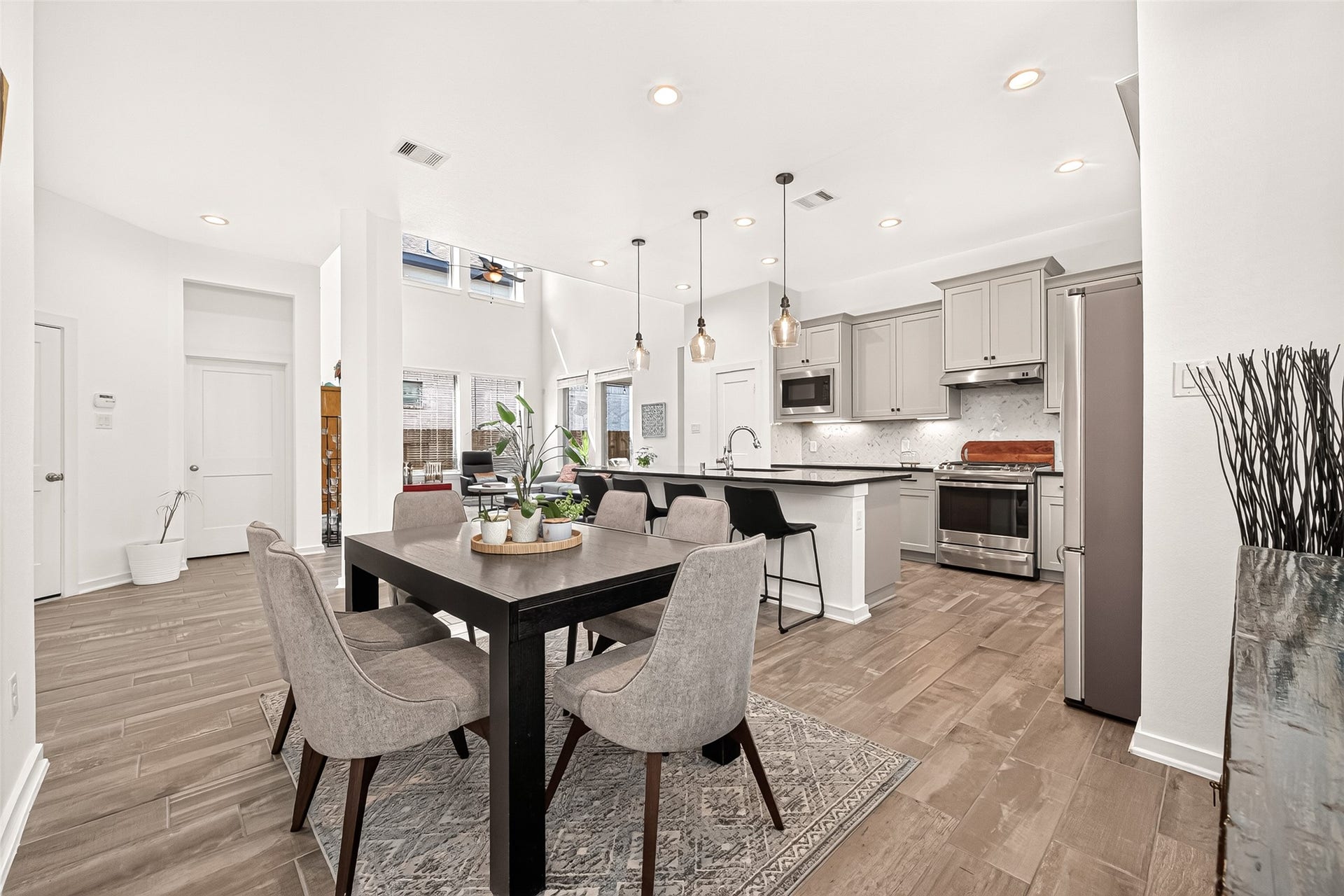 6007 Briarstone Crest Drive, Katy, TX 77493 6007 Briarstone Crest Drive, Katy, TX 77493