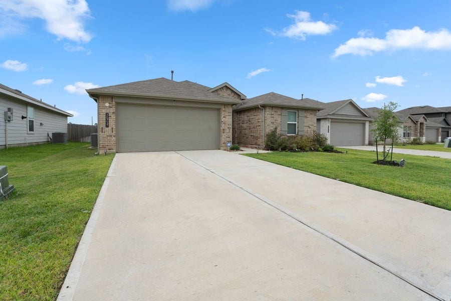 Property photo for 24737 Mountain Tree Drive, Magnolia, TX