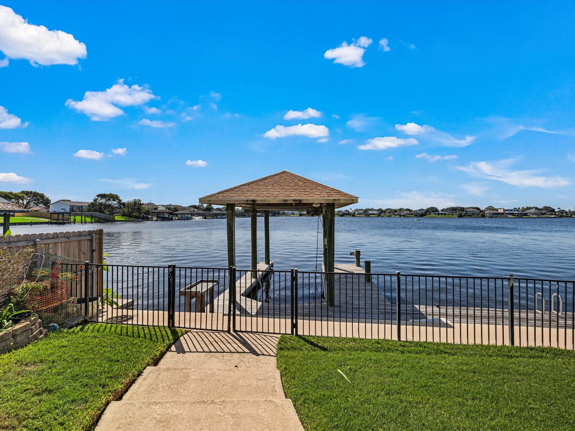 3013 Beluche Drive, Galveston, TX 77551 3013 Beluche Drive, Galveston, TX 77551