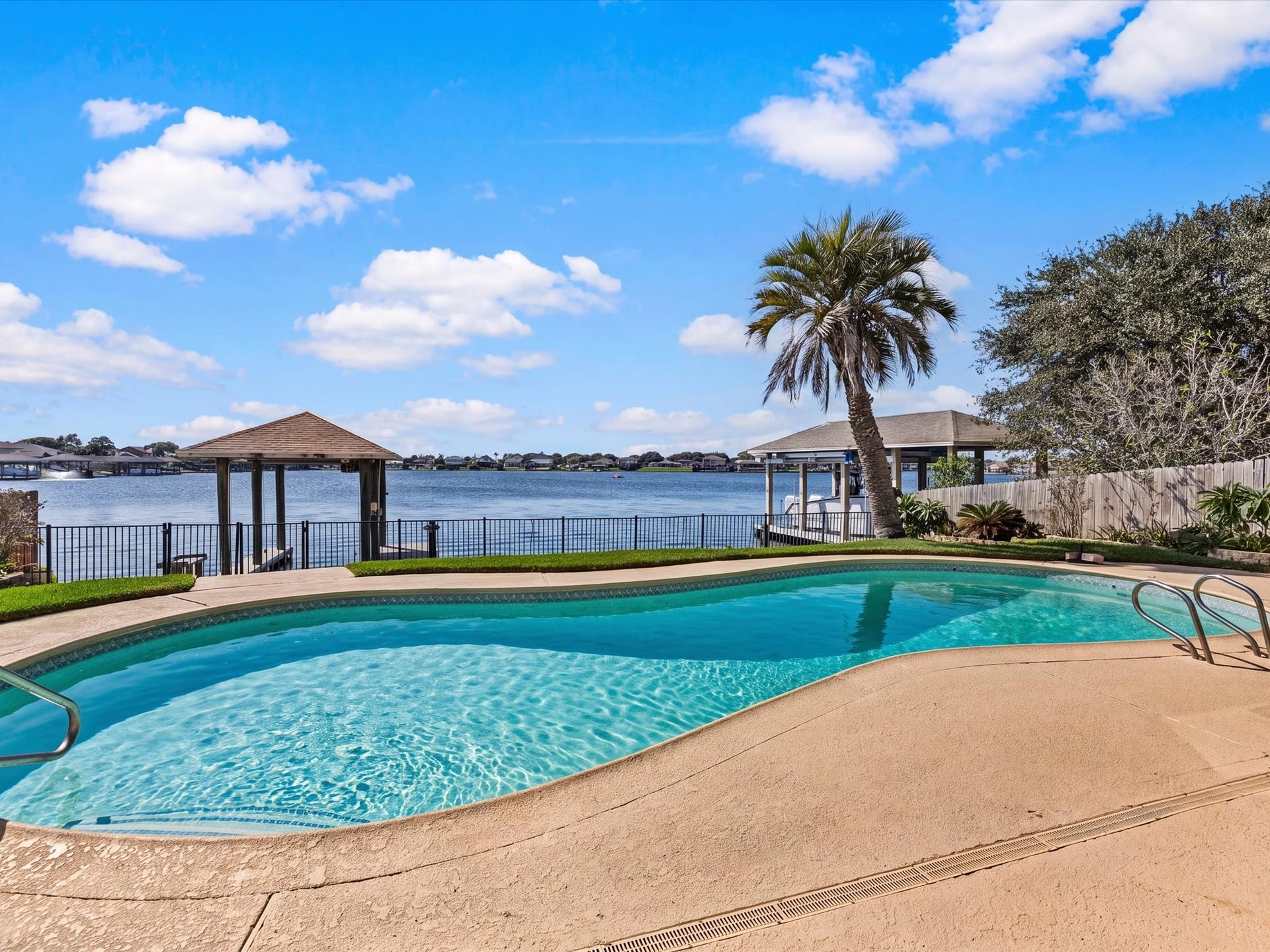 3013 Beluche Drive, Galveston, TX 77551 3013 Beluche Drive, Galveston, TX 77551