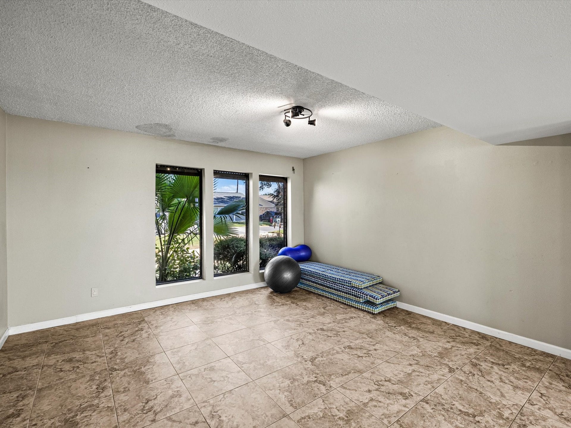 3013 Beluche Drive, Galveston, TX 77551 3013 Beluche Drive, Galveston, TX 77551