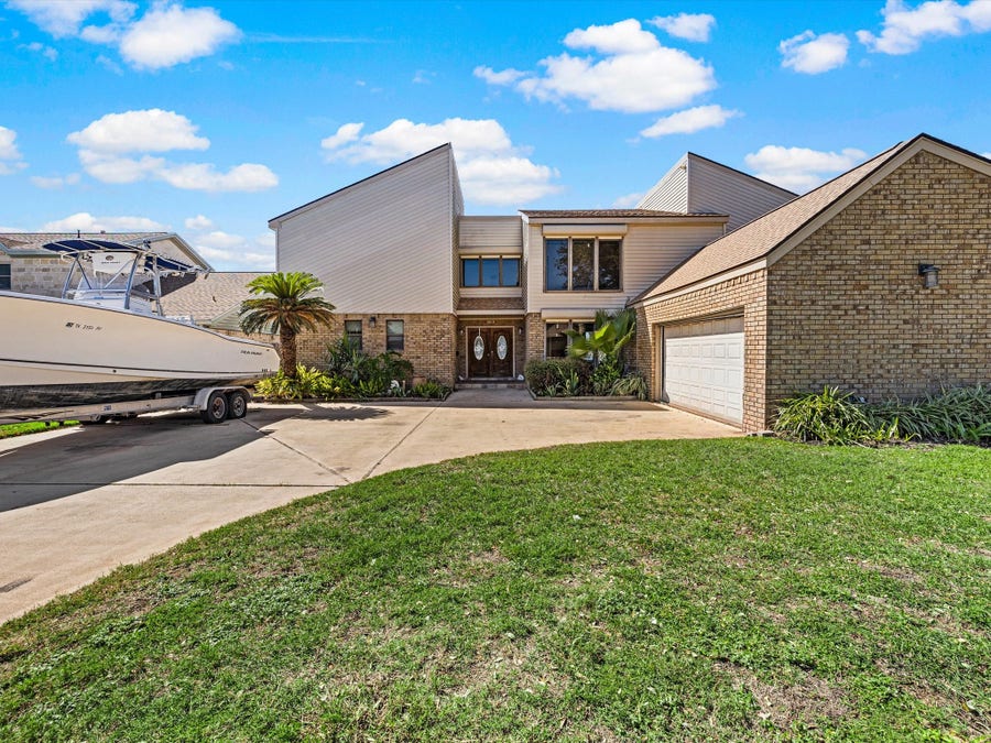 Property photo for 3013 Beluche Drive, Galveston, TX