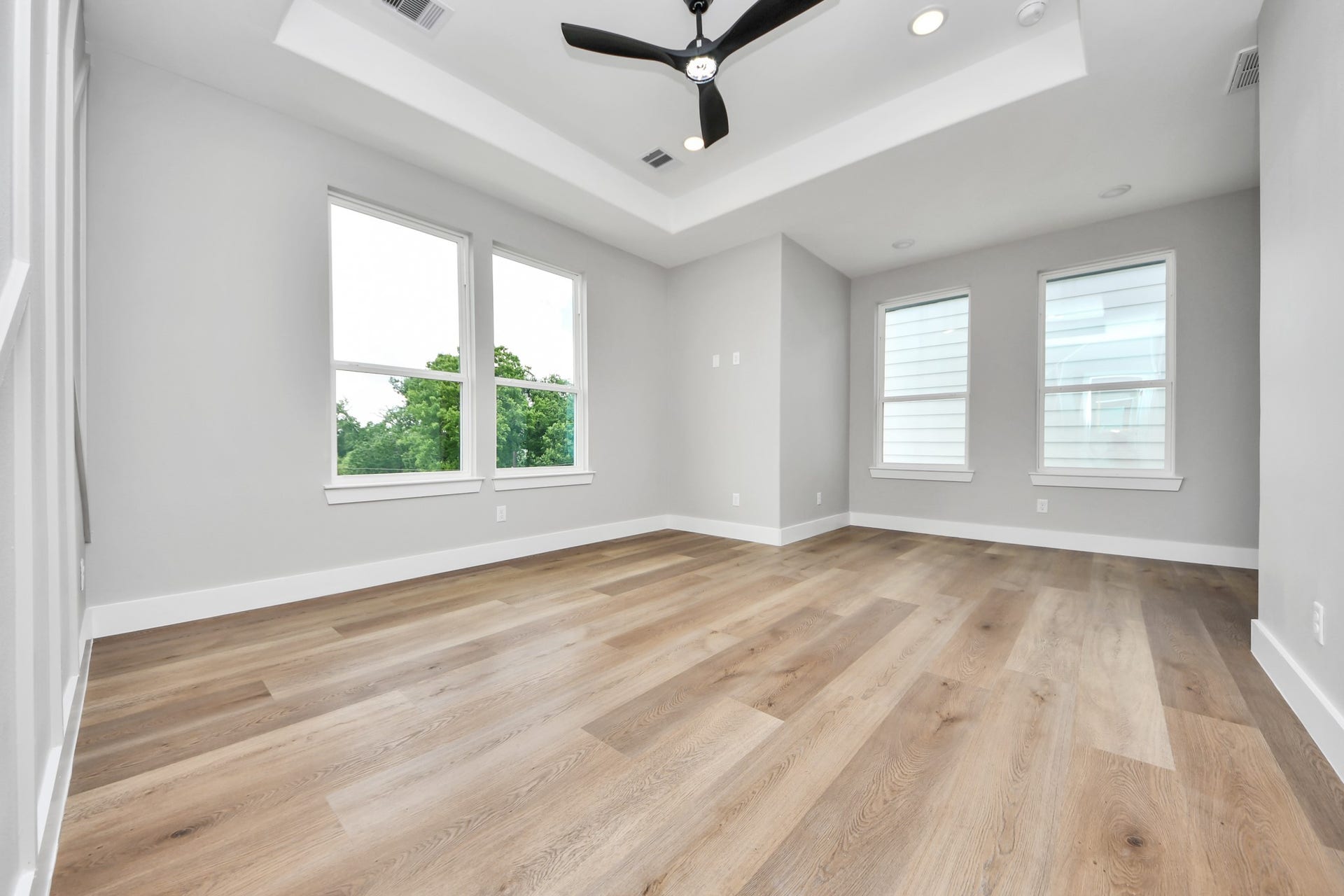 2204 Carr Street, Houston, TX 77026 2204 Carr Street, Houston, TX 77026