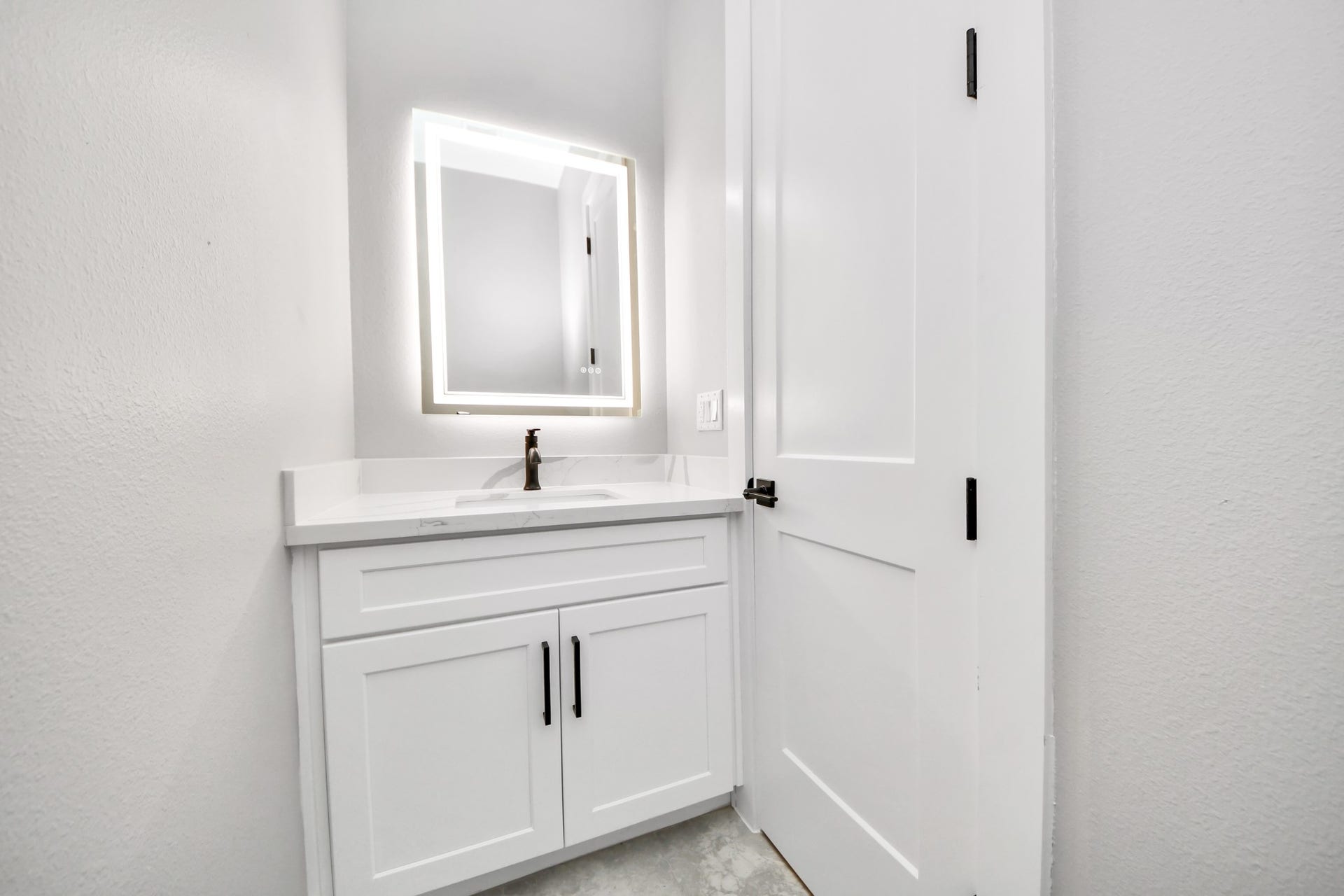 2204 Carr Street, Houston, TX 77026 2204 Carr Street, Houston, TX 77026