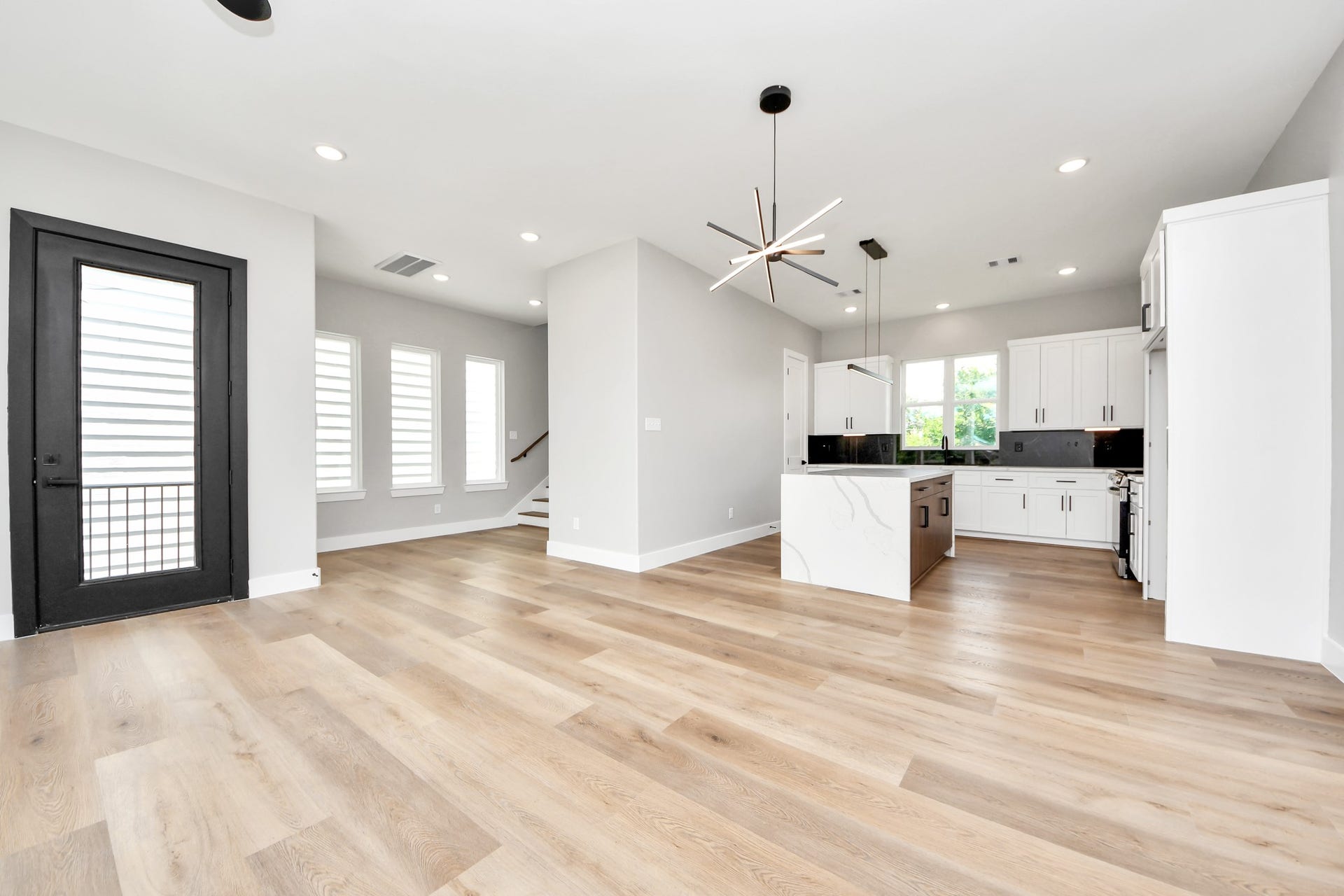 2204 Carr Street, Houston, TX 77026 2204 Carr Street, Houston, TX 77026