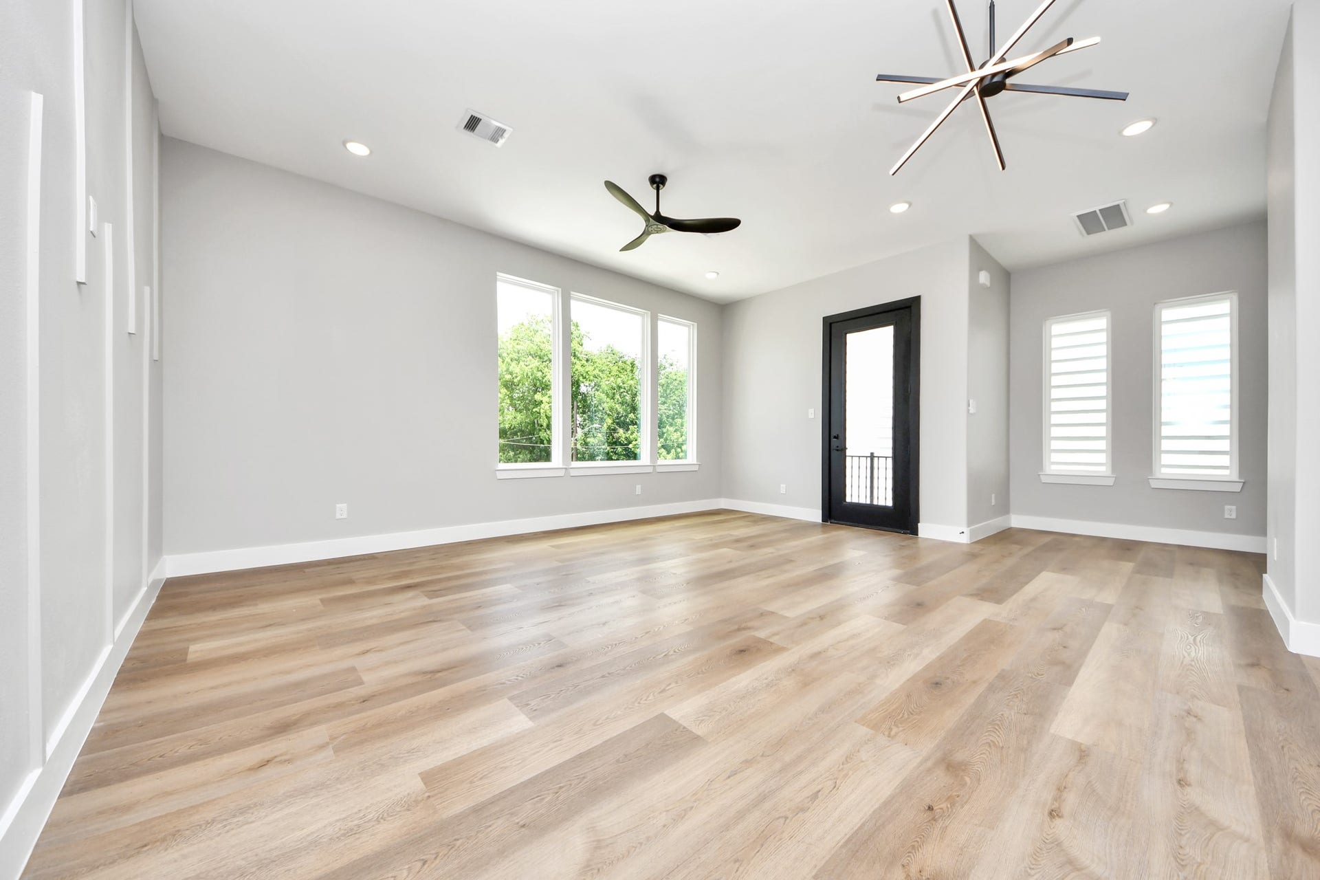 2204 Carr Street, Houston, TX 77026 2204 Carr Street, Houston, TX 77026