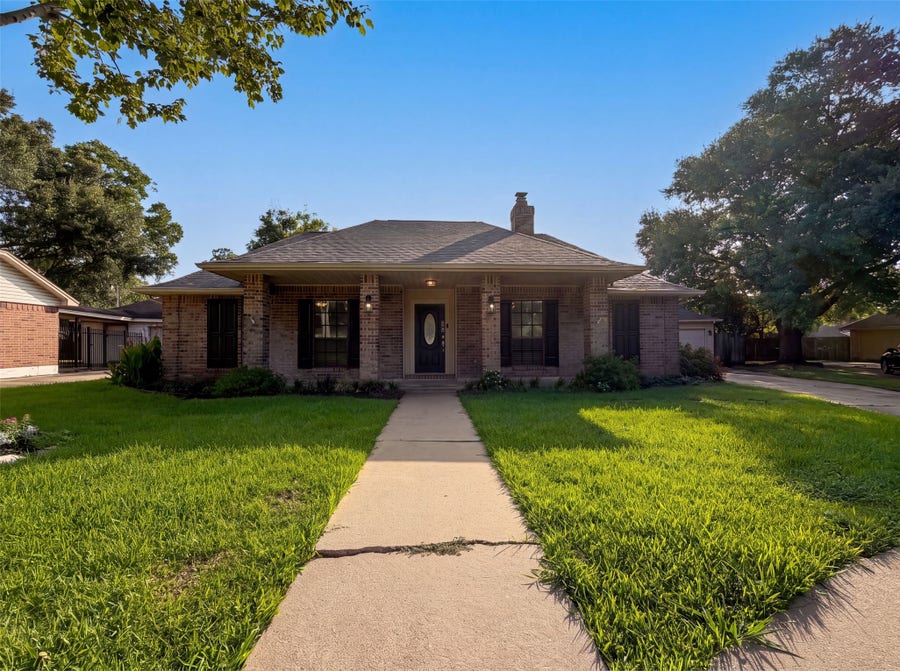 Property photo for 2002 Windmill Drive, Richmond, TX