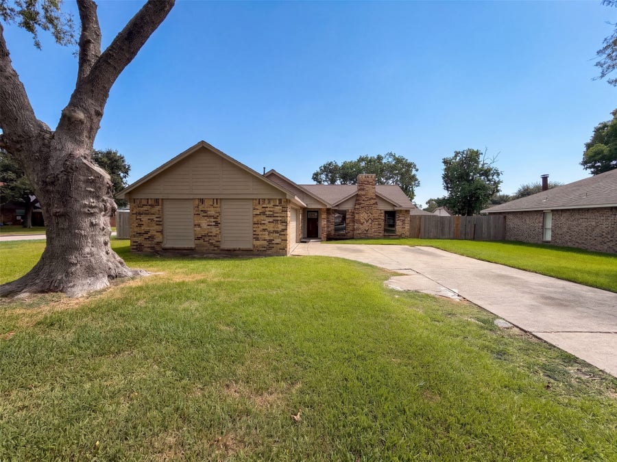 Property photo for 10942 Collingswood Drive, La Porte, TX