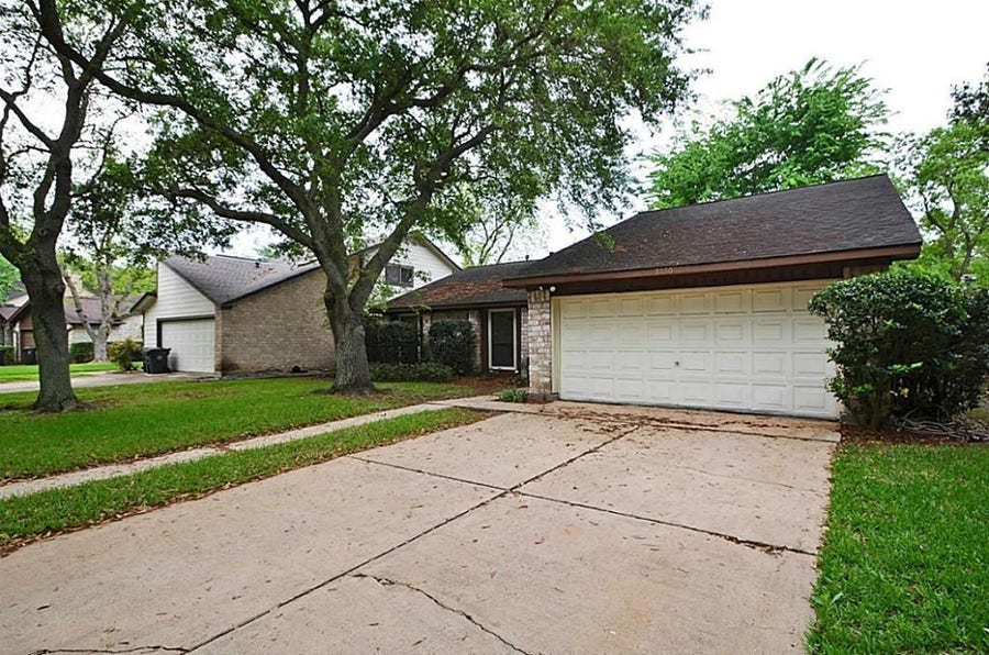 Property photo for 3130 Frontier Drive, Sugar Land, TX