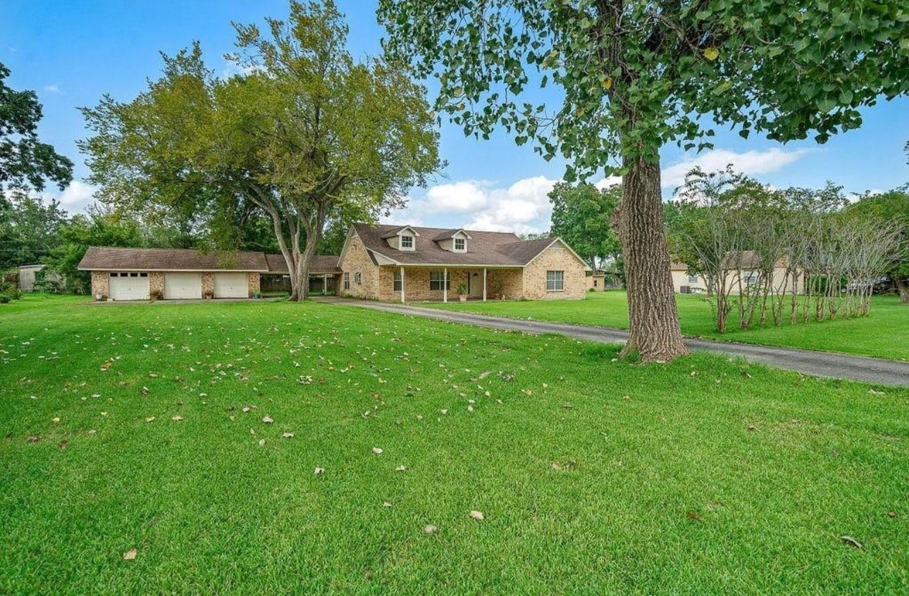 1306 Ervin Street, League City, TX 77573 1306 Ervin Street, League City, TX 77573
