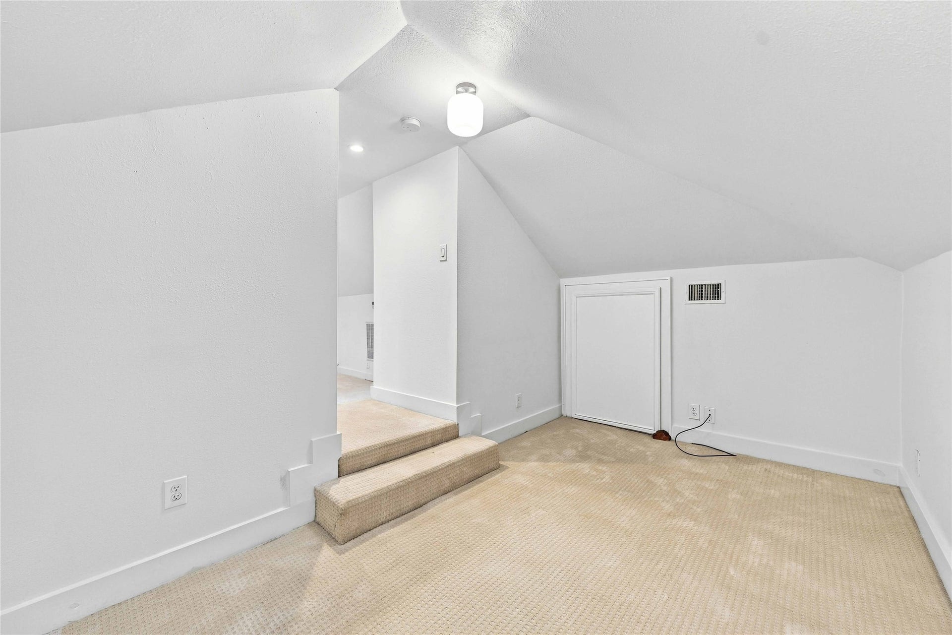 711 Walton Street, Houston, TX 77009