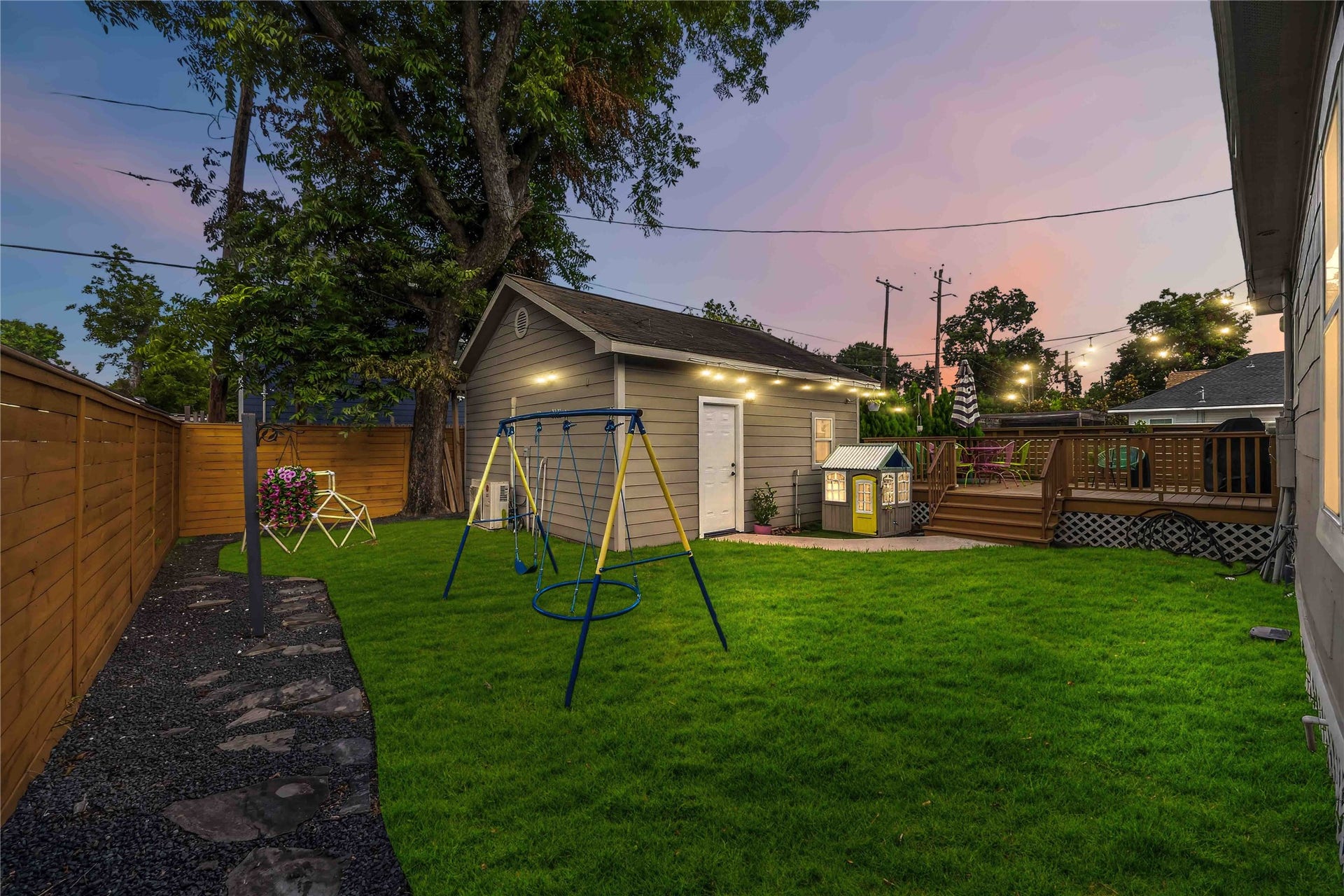 711 Walton Street, Houston, TX 77009