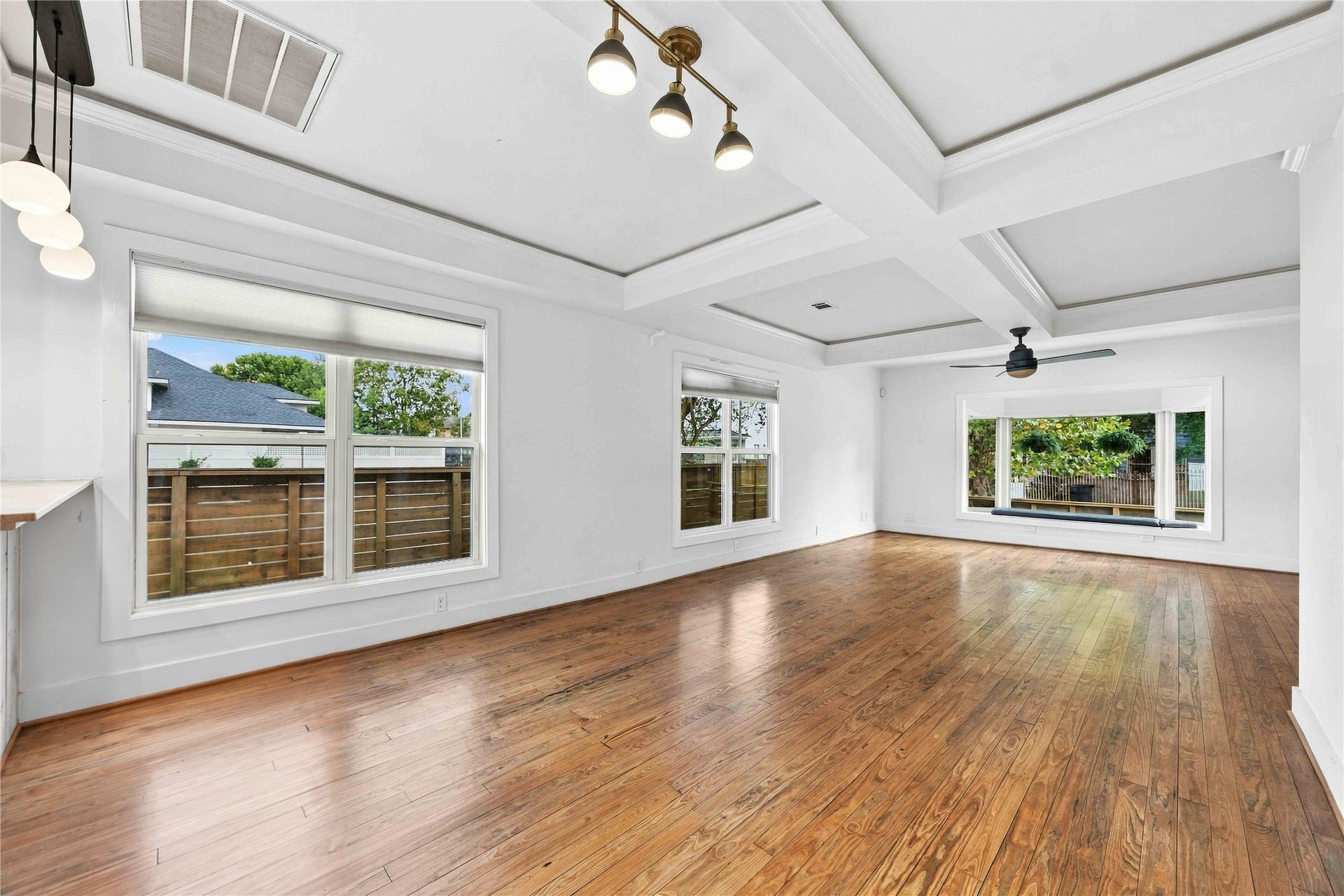 711 Walton Street, Houston, TX 77009