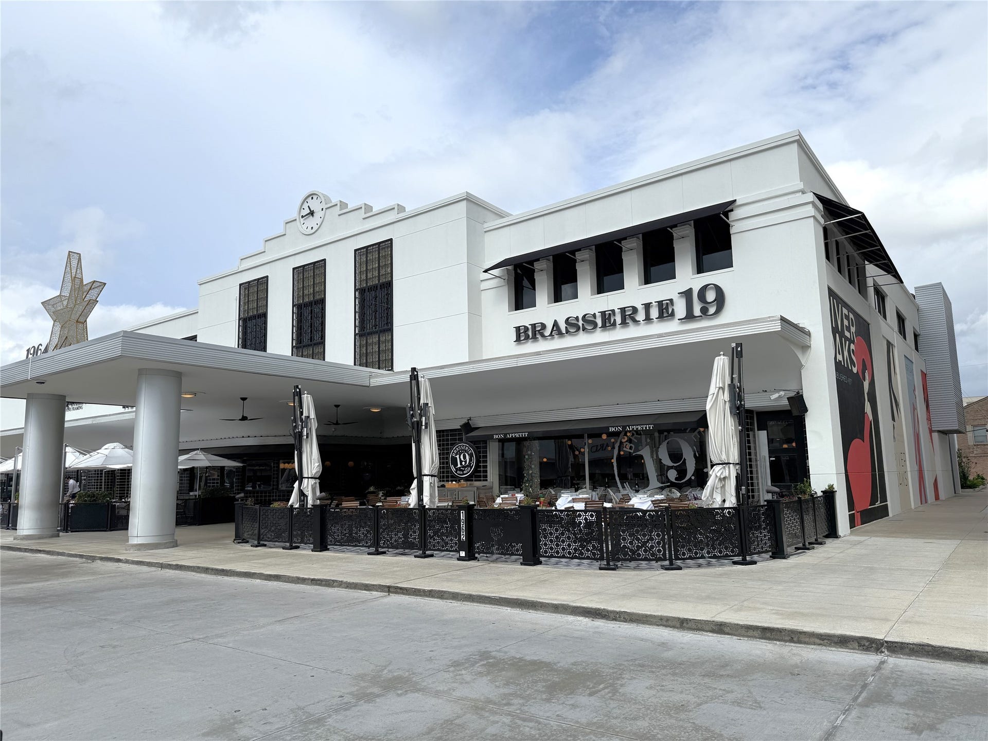 1963 Peden Street, Houston, TX 77019 Brasserie 19 - French dining