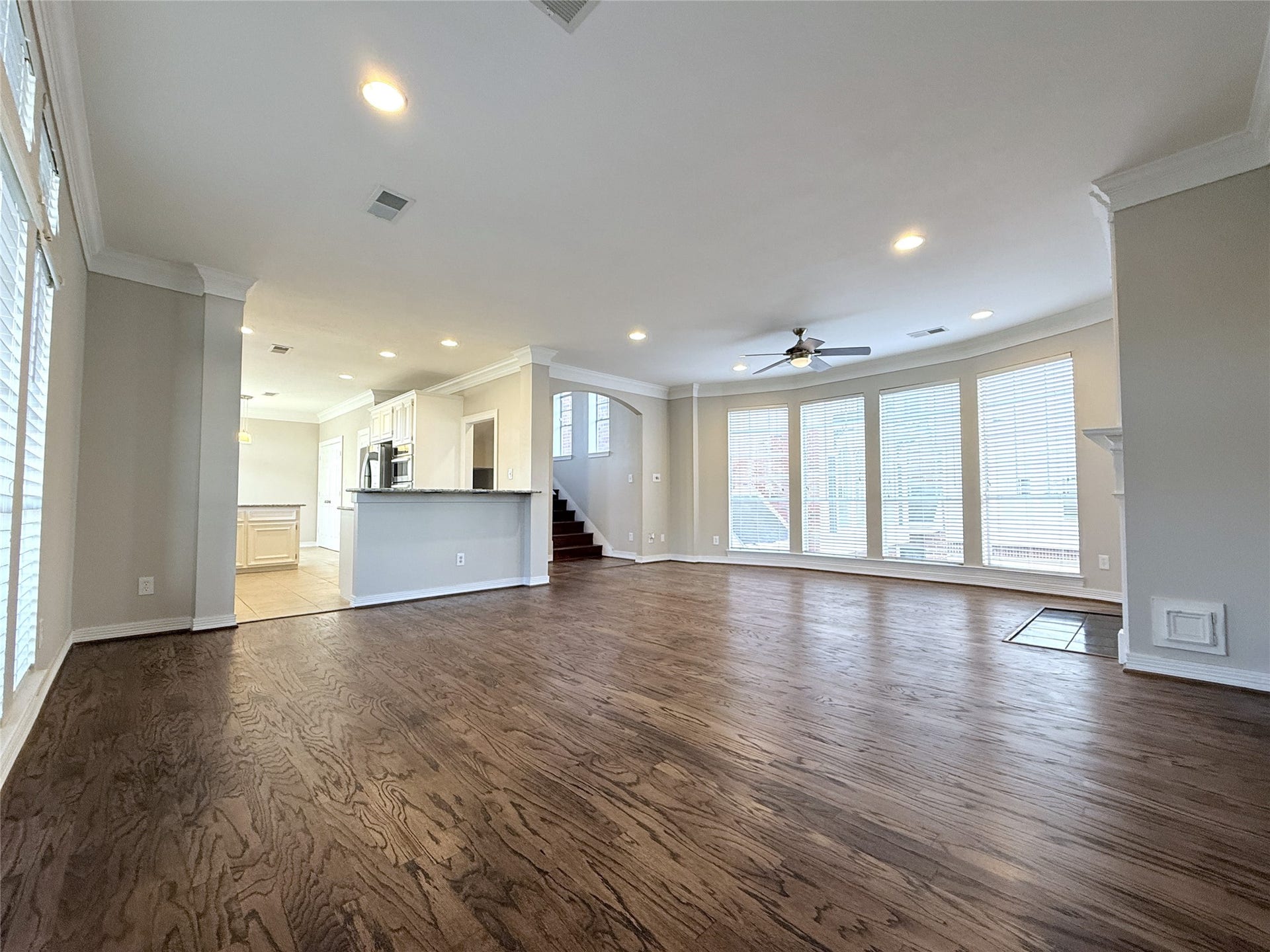 1963 Peden Street, Houston, TX 77019 Notice the recessed lighting & crown molding!