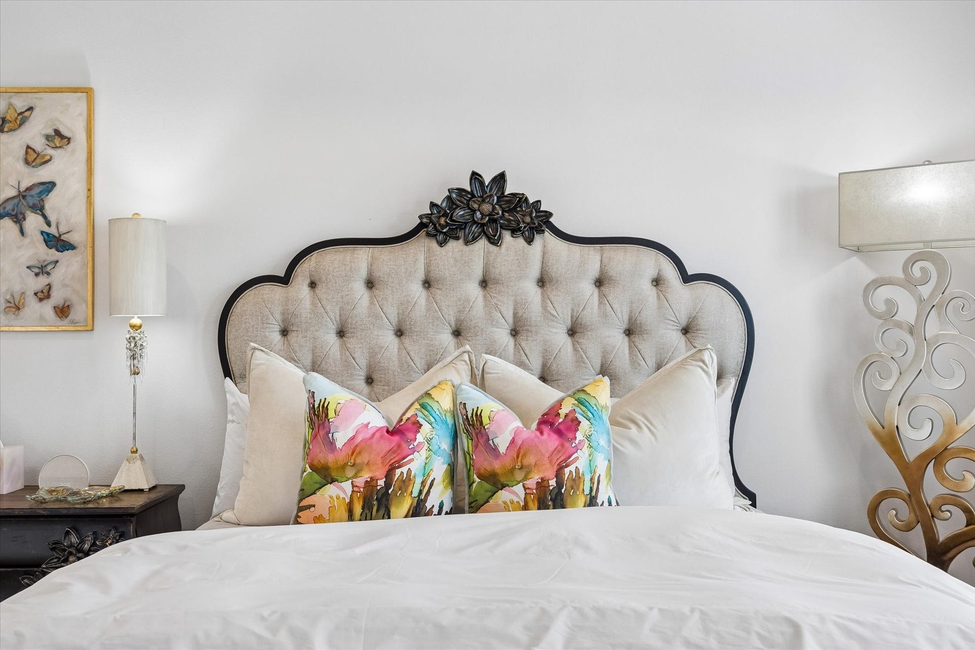 1226 W 21st Street, Houston, TX 77008 Youll have sweet dreams in this posh retreat with soft neutral finishes and plenty of room to stretch out and relax.