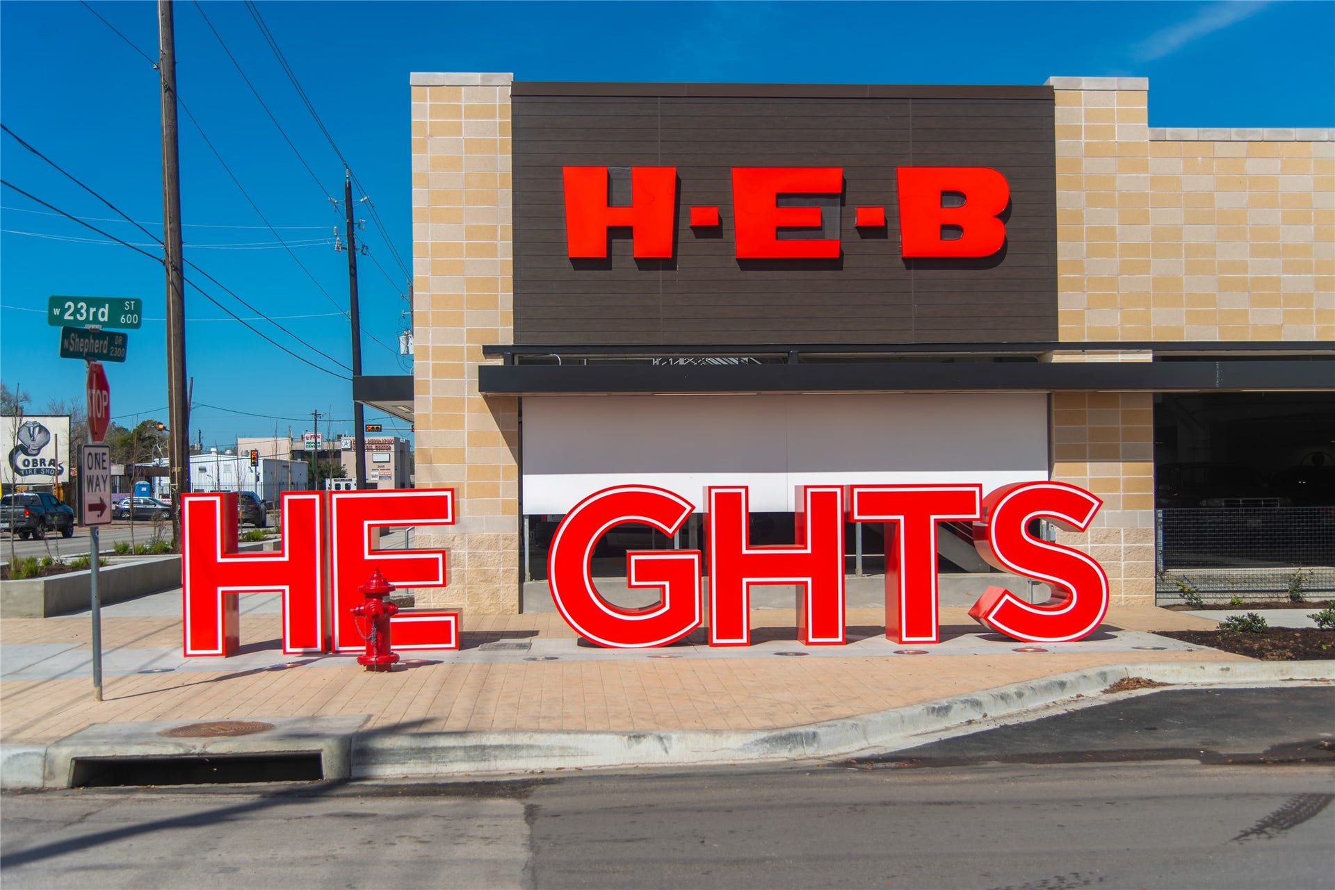 1226 W 21st Street, Houston, TX 77008 The Height HEB and Whole Foods are both less than two miles away!