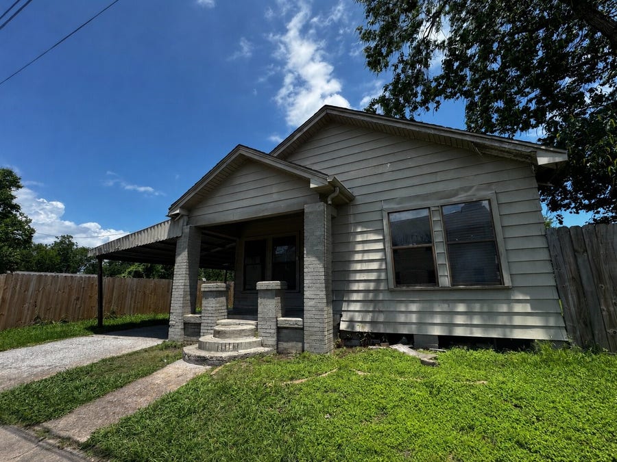 Property photo for 720 Yupon Street, Baytown, TX