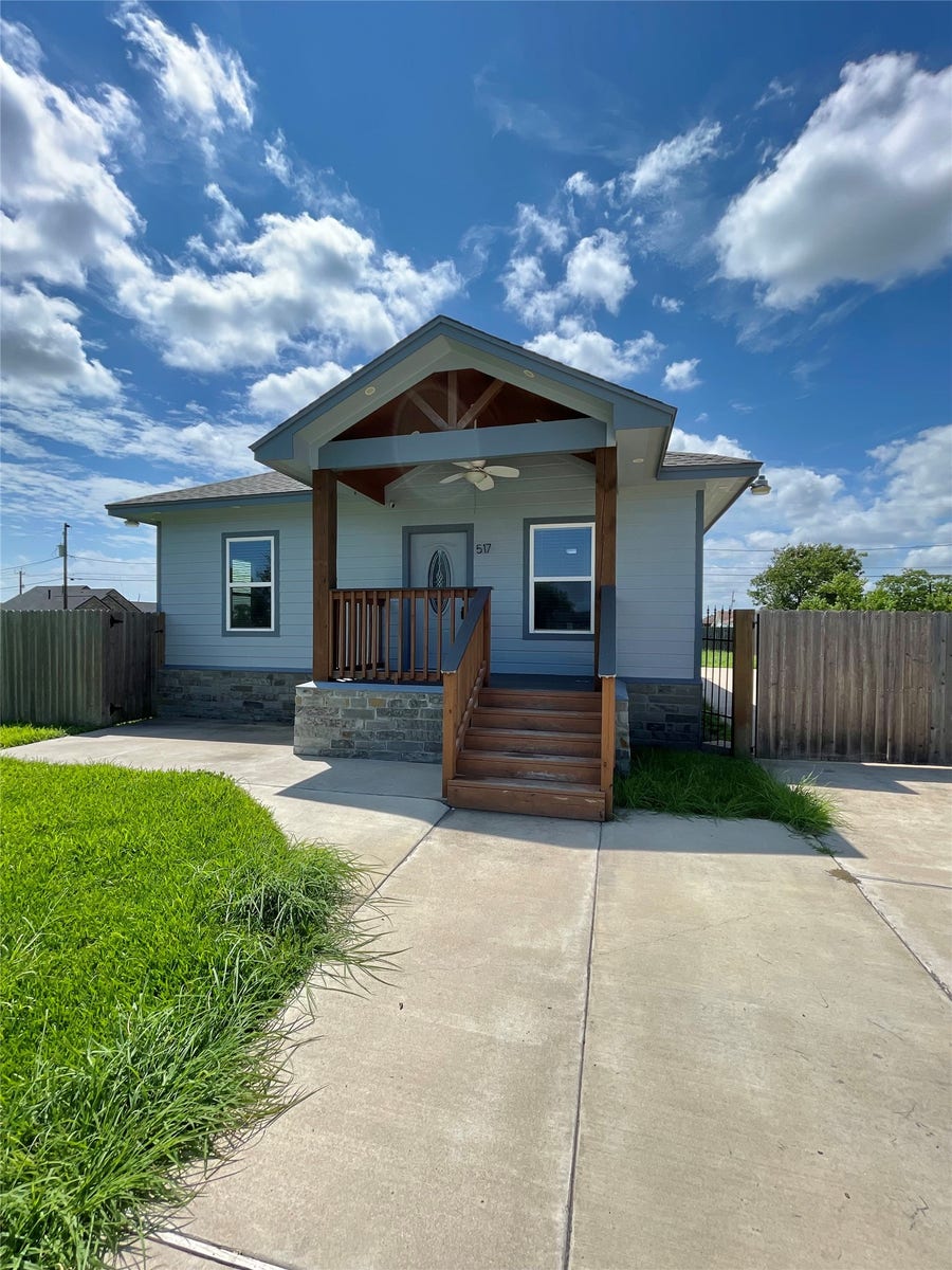 Property photo for 517 S Avenue G, Freeport, TX