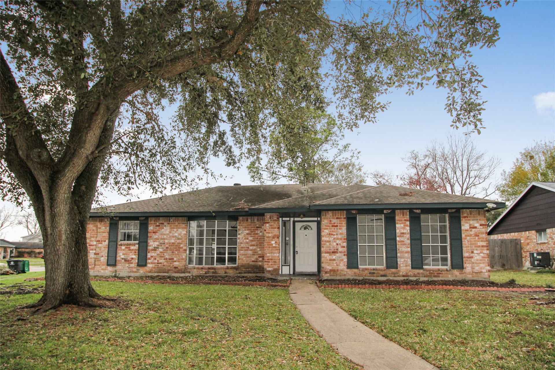 10534 Huntington Wood Drive, Houston, TX 77099 10534 Huntington Wood Drive, Houston, TX 77099