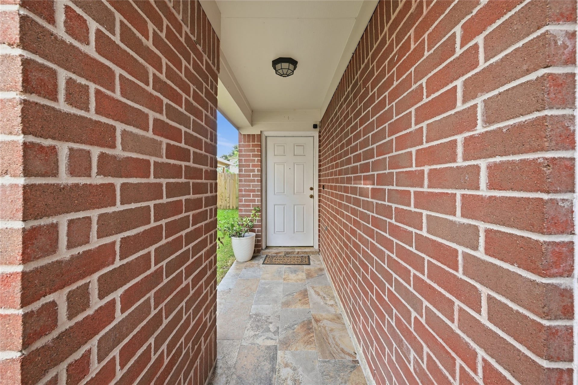 18215 Echo Mar Lane, Houston, TX 77084 Long covered entryway/patio.