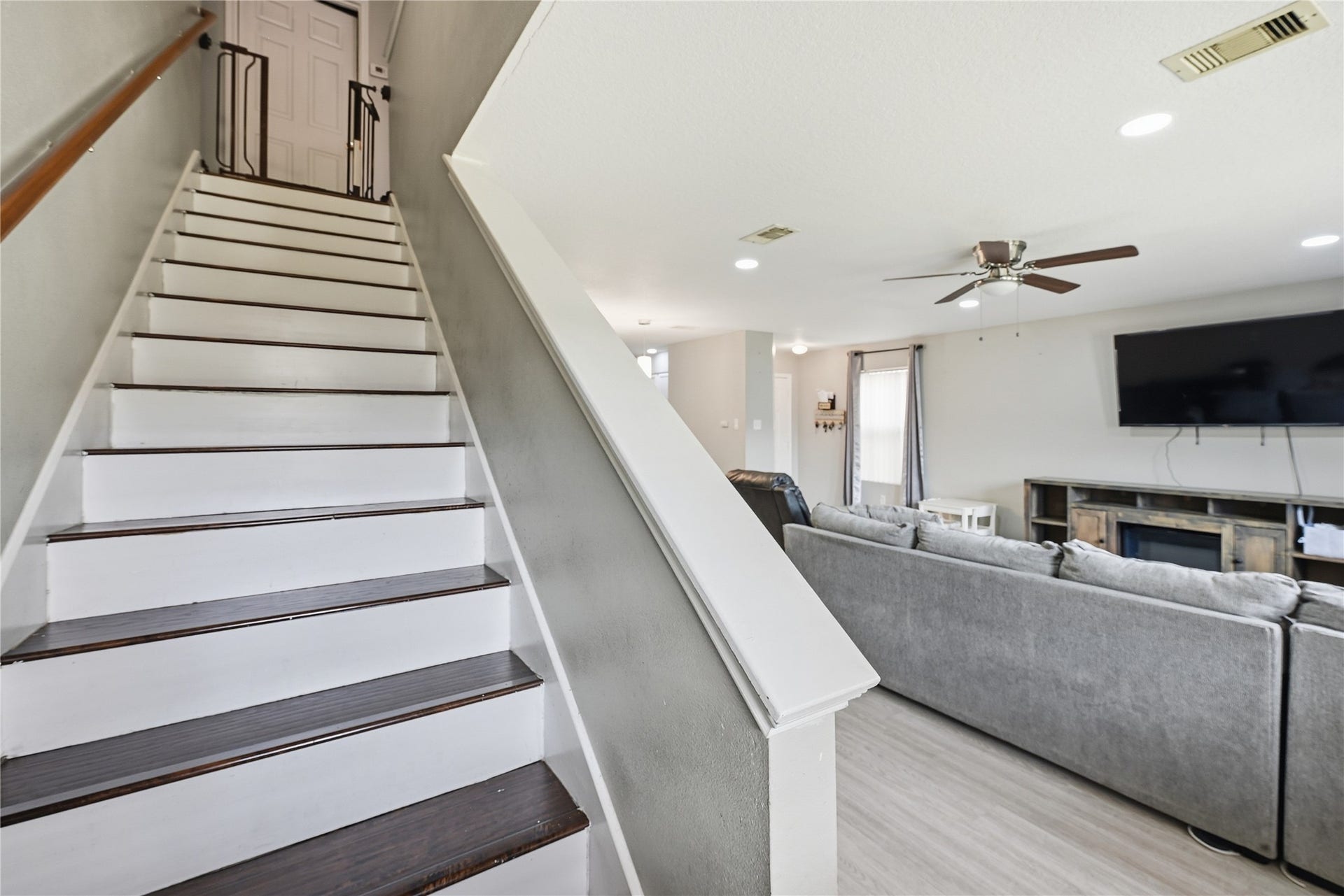 18215 Echo Mar Lane, Houston, TX 77084 Stairs
