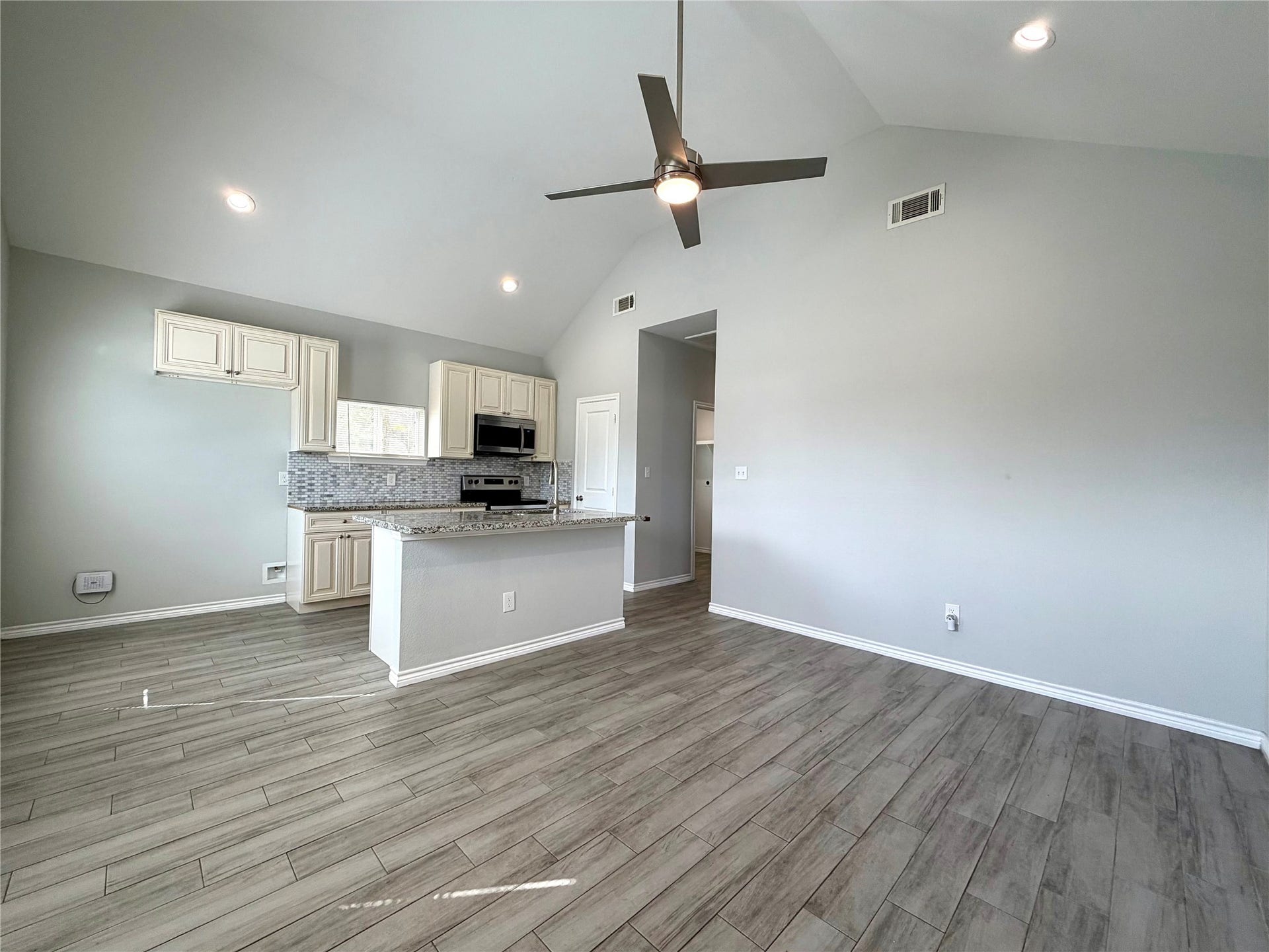 16618 Meadowcroft, Montgomery, TX 77316 Living room and dining room